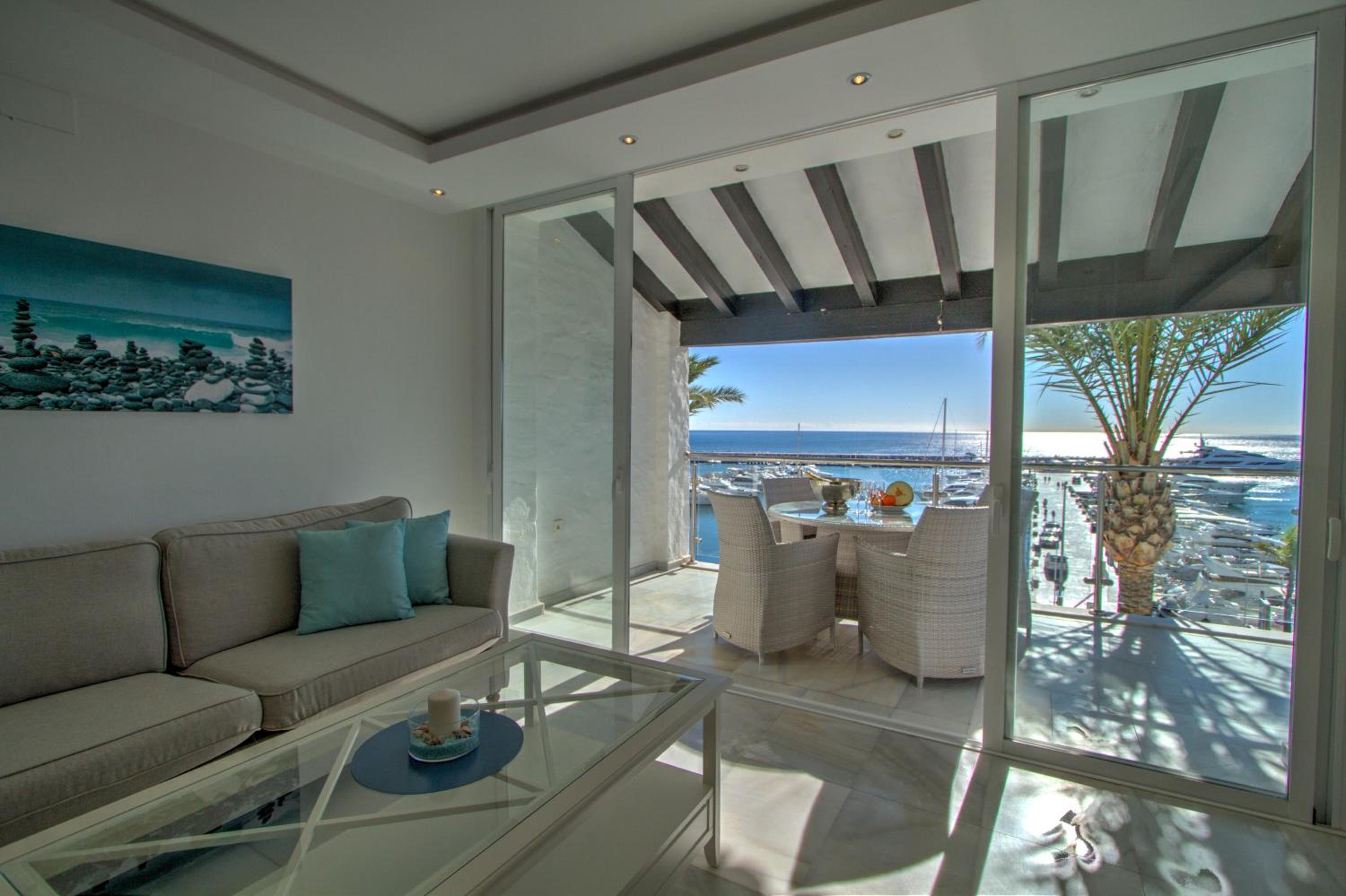 Front Line Penthouse Puerto Banus With Sea Views photo 3