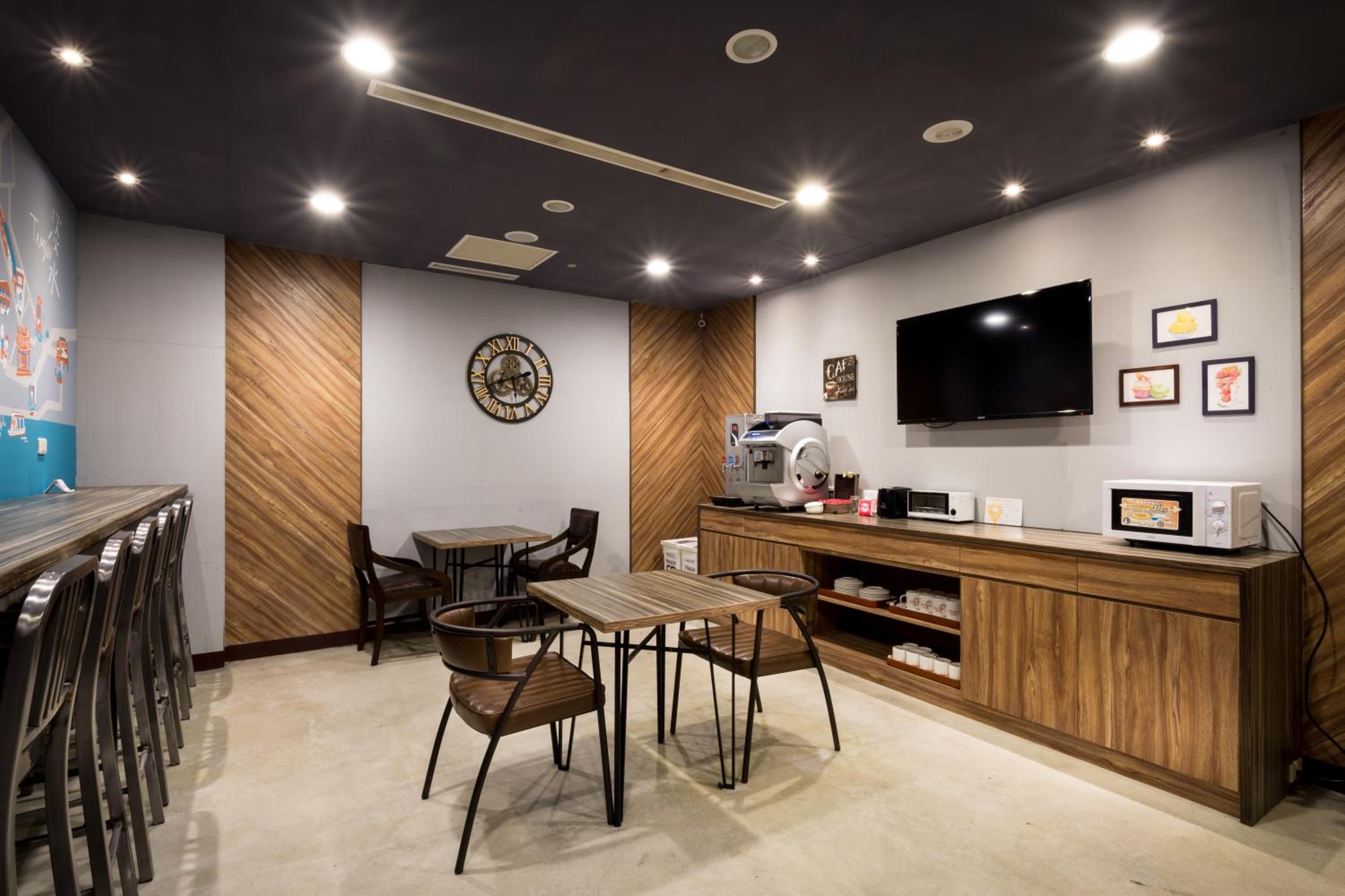 Taipei Travelers International Hostel