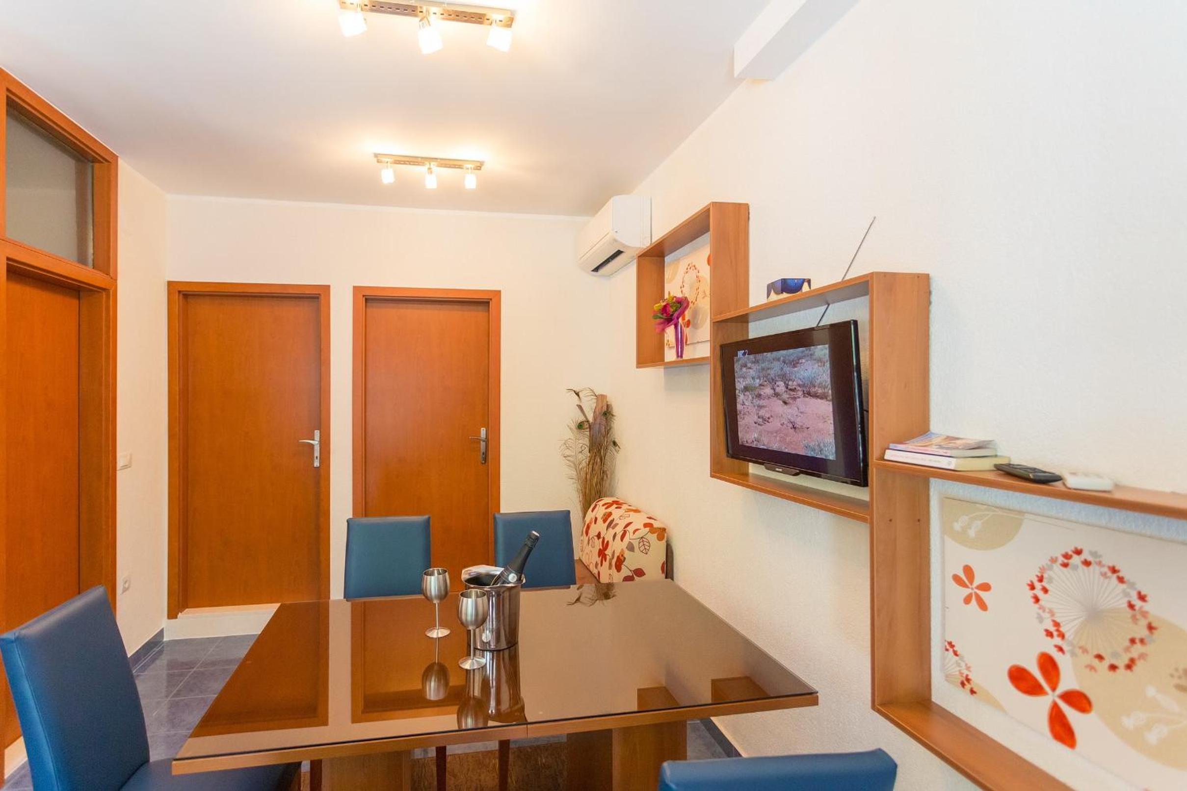 Niki Apartment