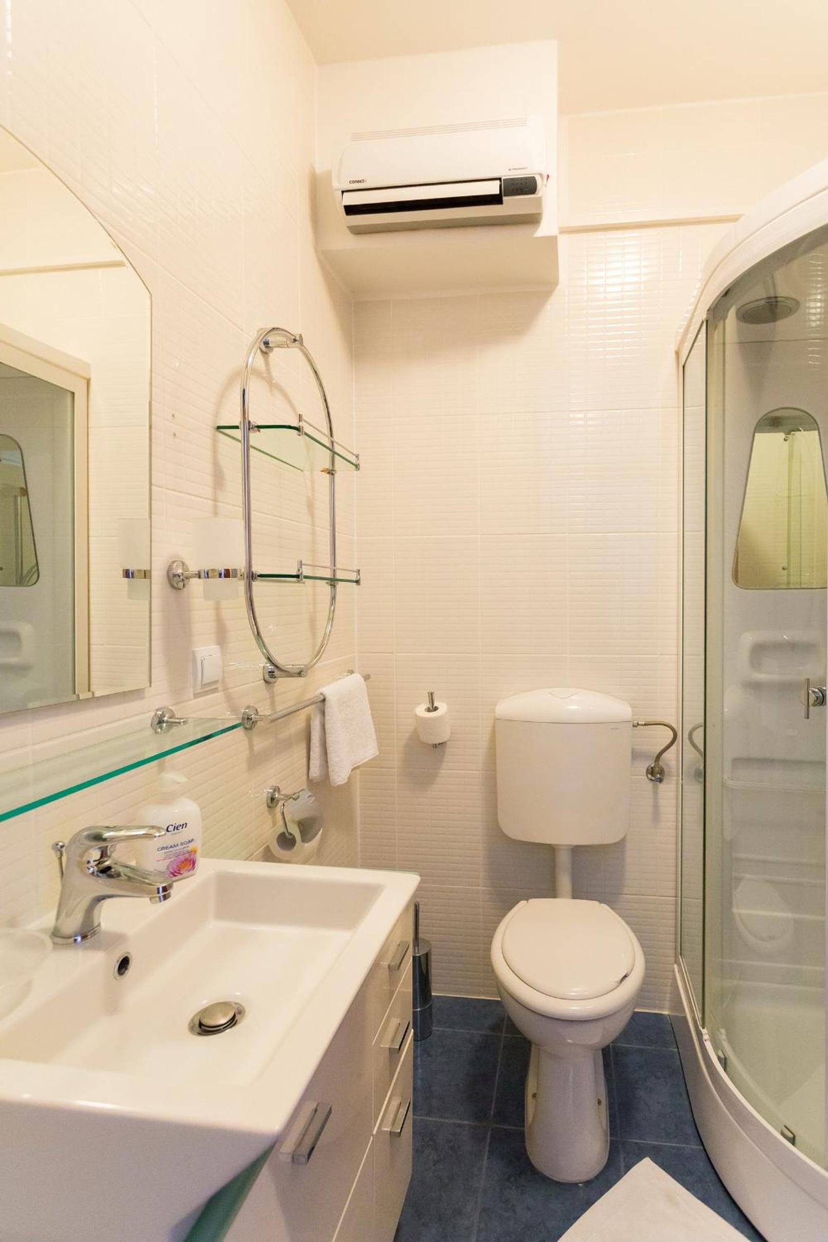 Niki Apartment