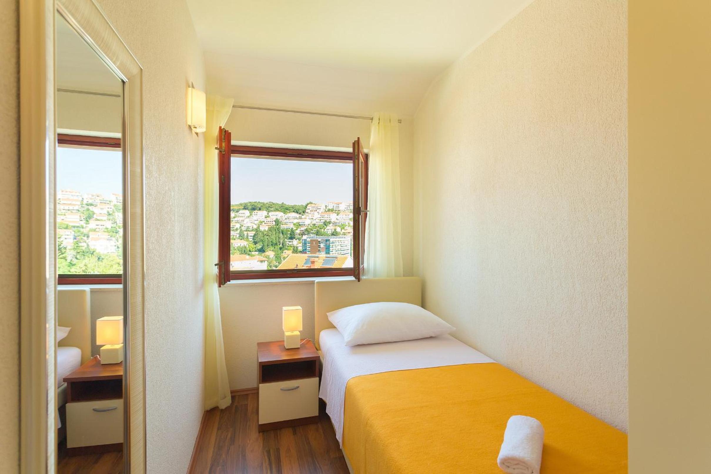 Niki Apartment