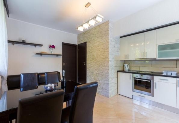 Niki Apartment
