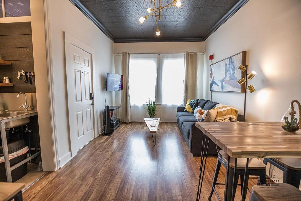Downtown Dwelling 1612, photo 4