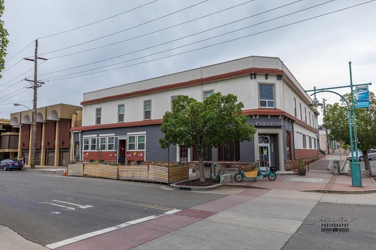 Downtown Dwelling 1612, photo 21