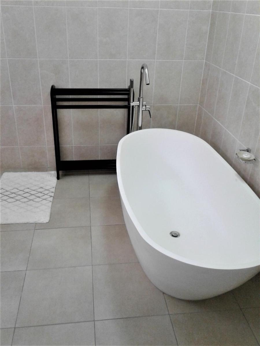 Rostalyn Guesthouse