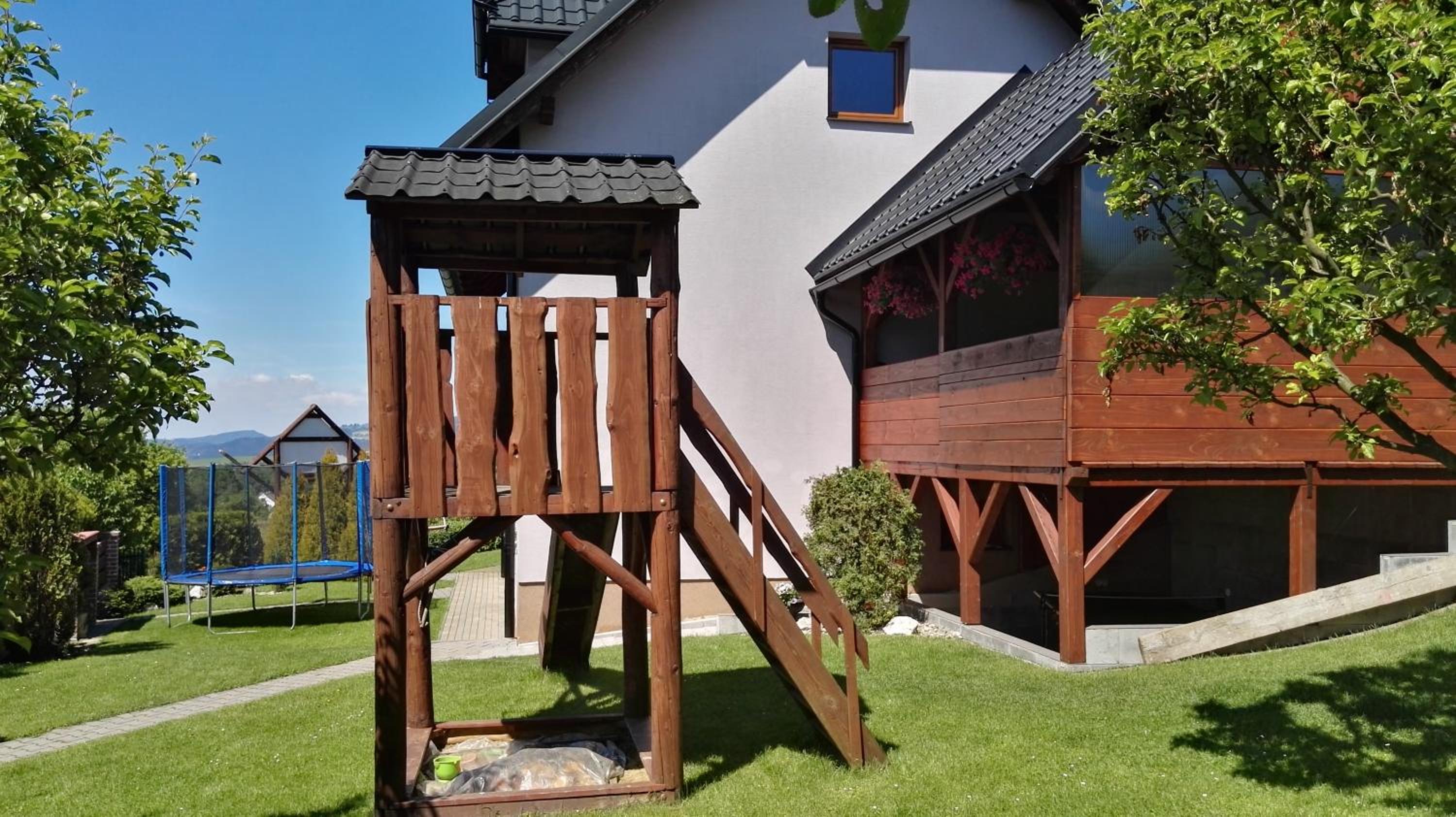 Apartmány u tenisového kurtu