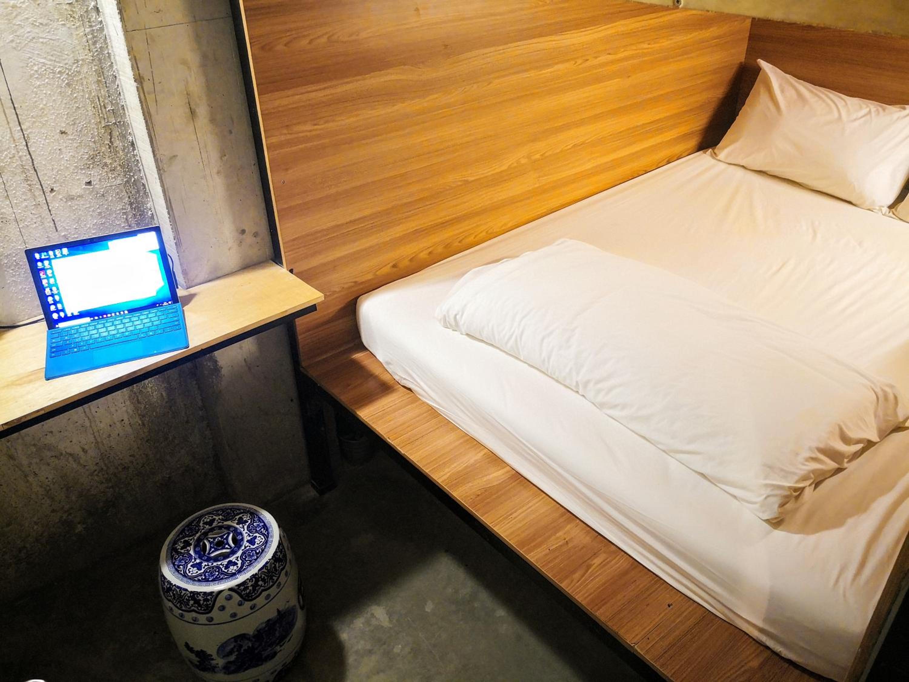 Chinatown Hostel by Mingle - Rooftop Private Jacuzzi with Bar
