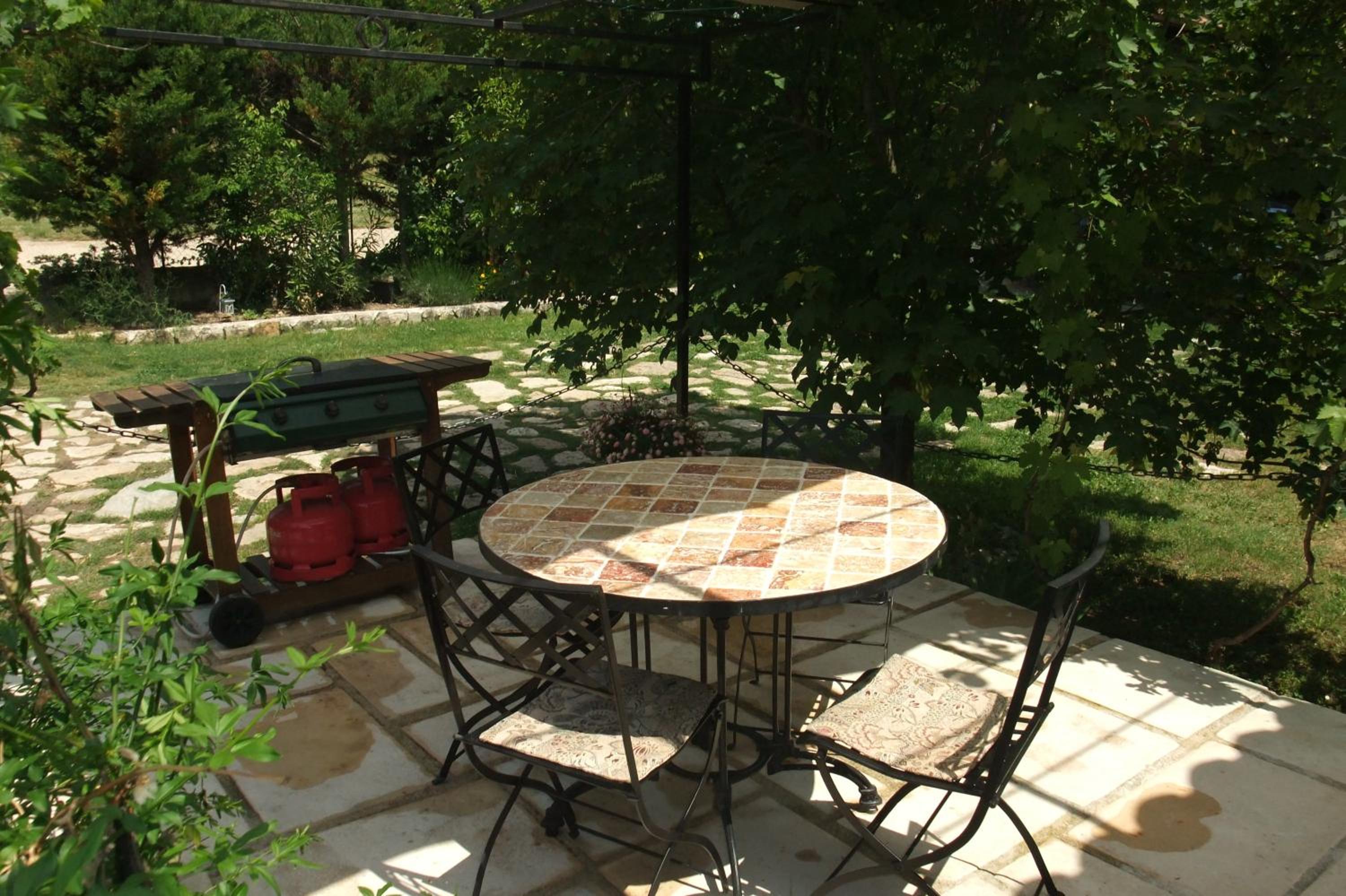 Photo 8