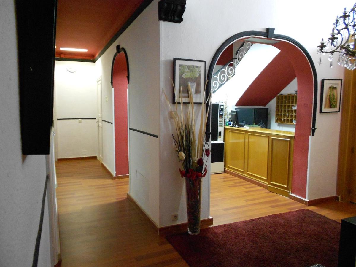 Hostal Valencia Madrid view 3