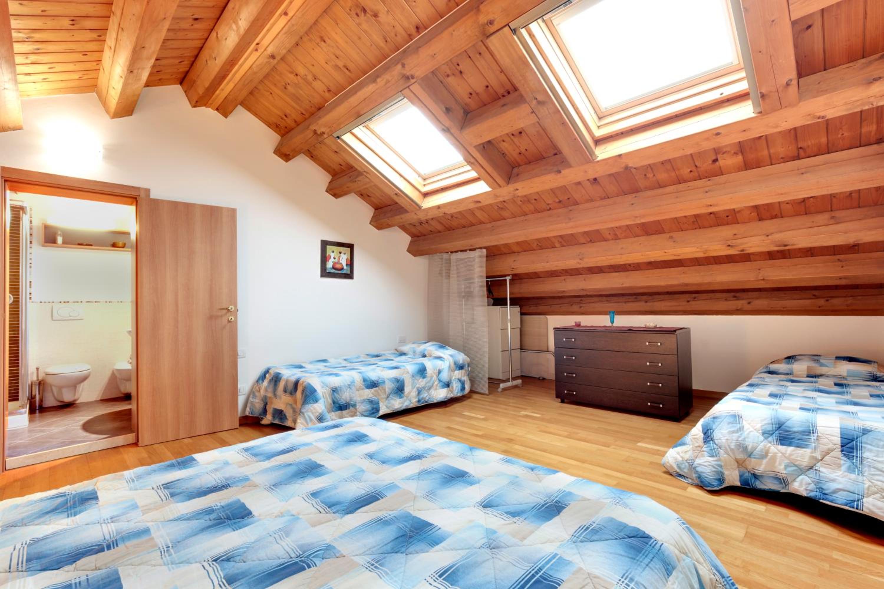 Lagoon Apartment photo 3