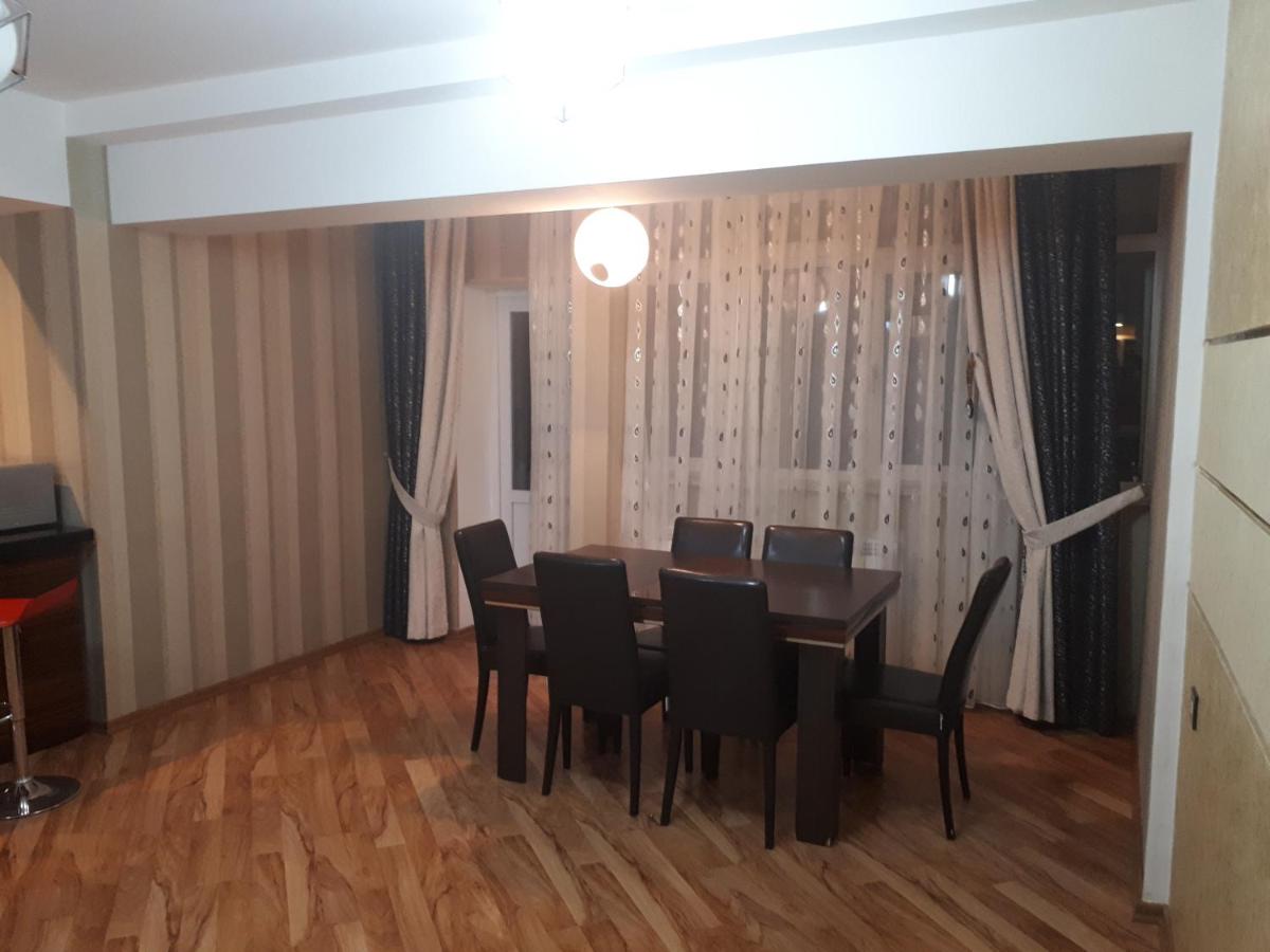 Apartment with Baku City and F1 view