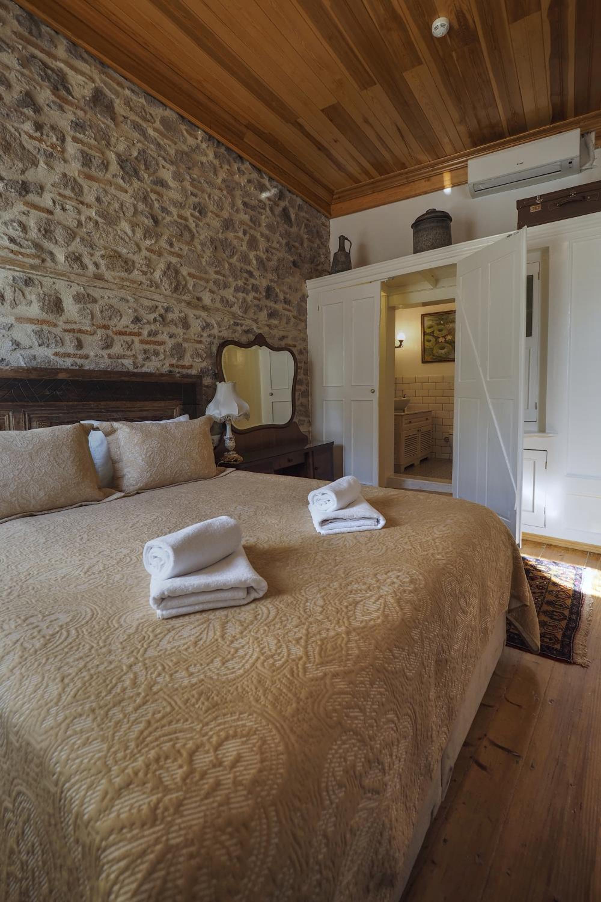 Dutlu Konak - Image 23