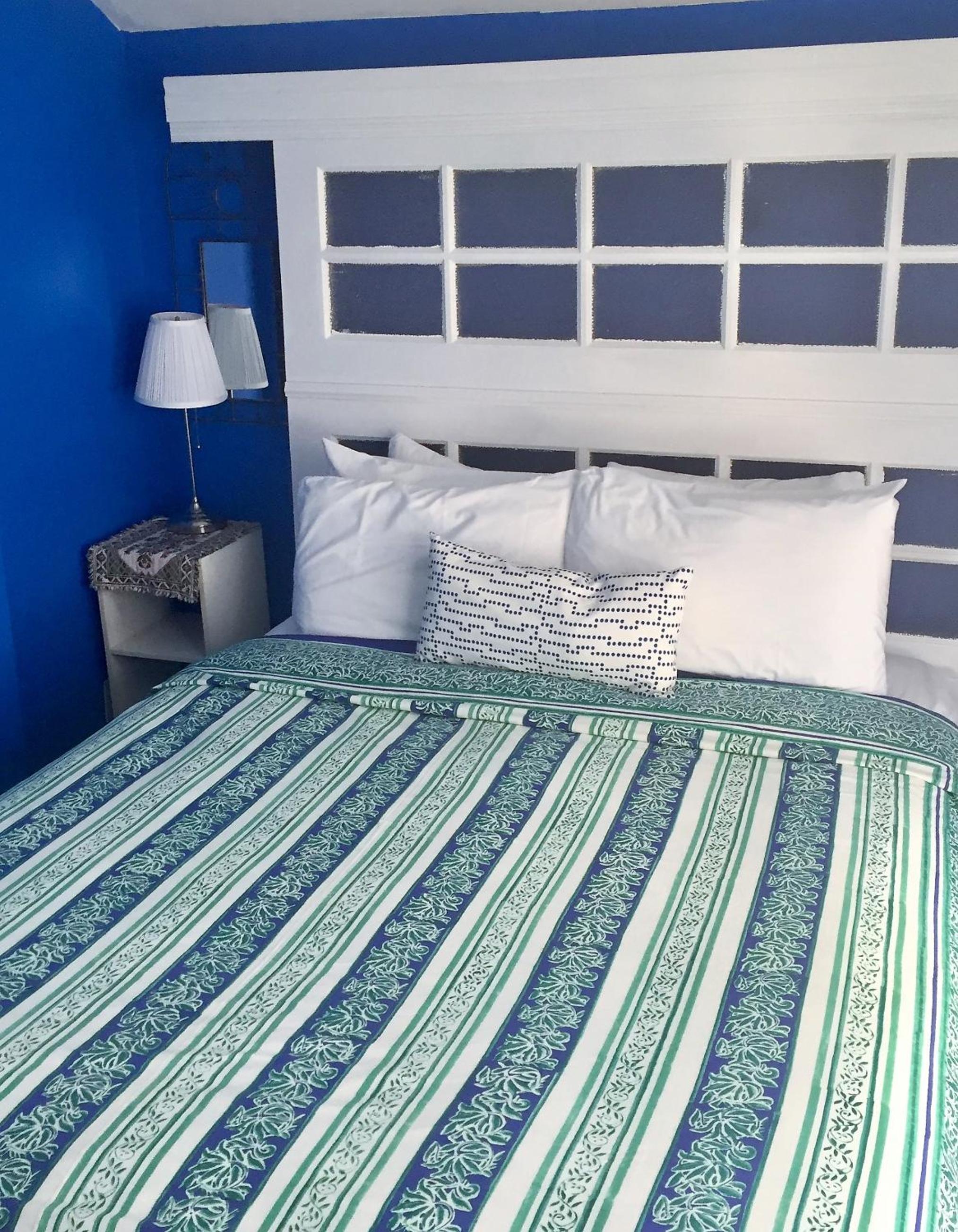 Ellis House Bed & Breakfast