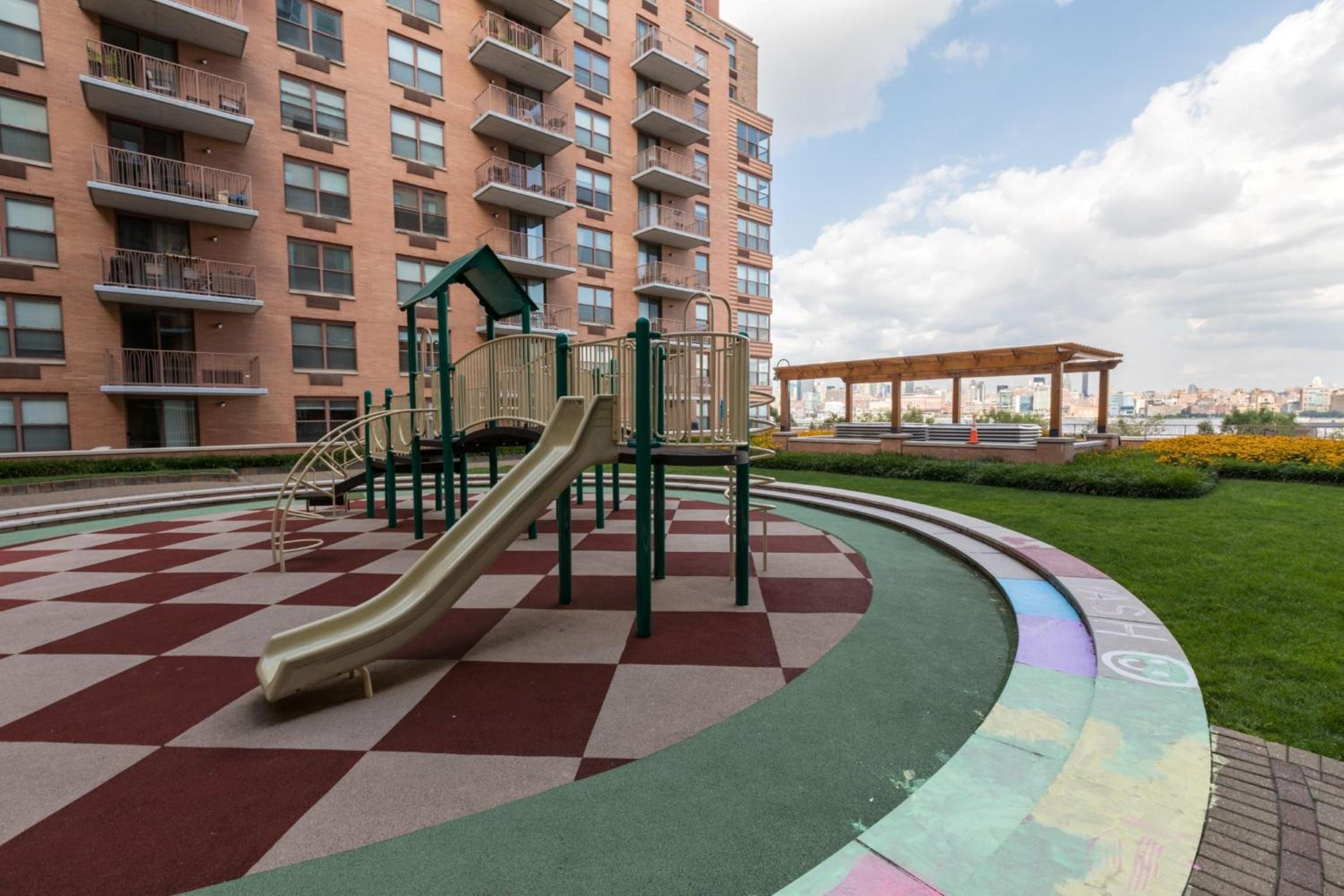 Global Luxury Suites at Hoboken Waterfront