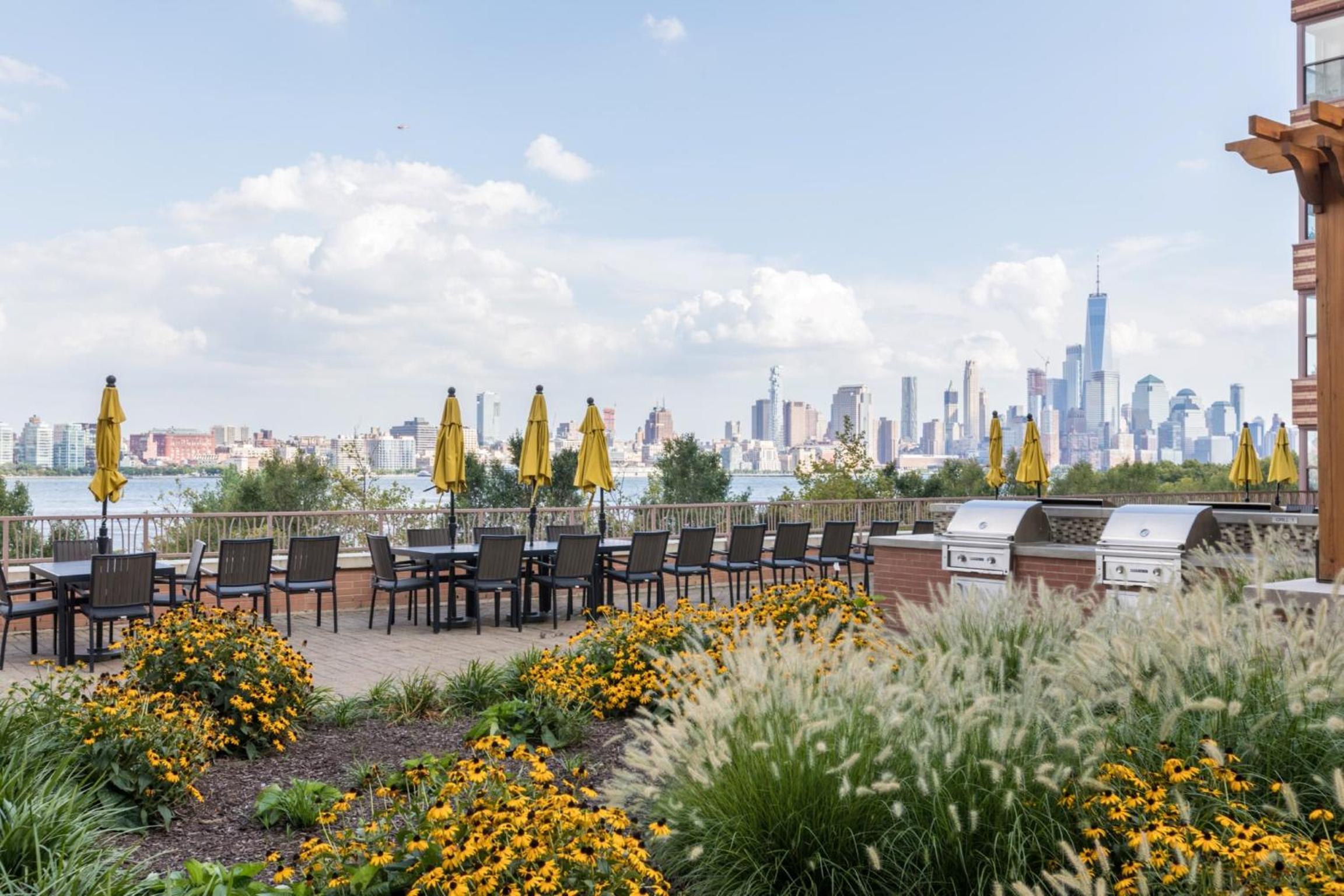 Global Luxury Suites at Hoboken Waterfront