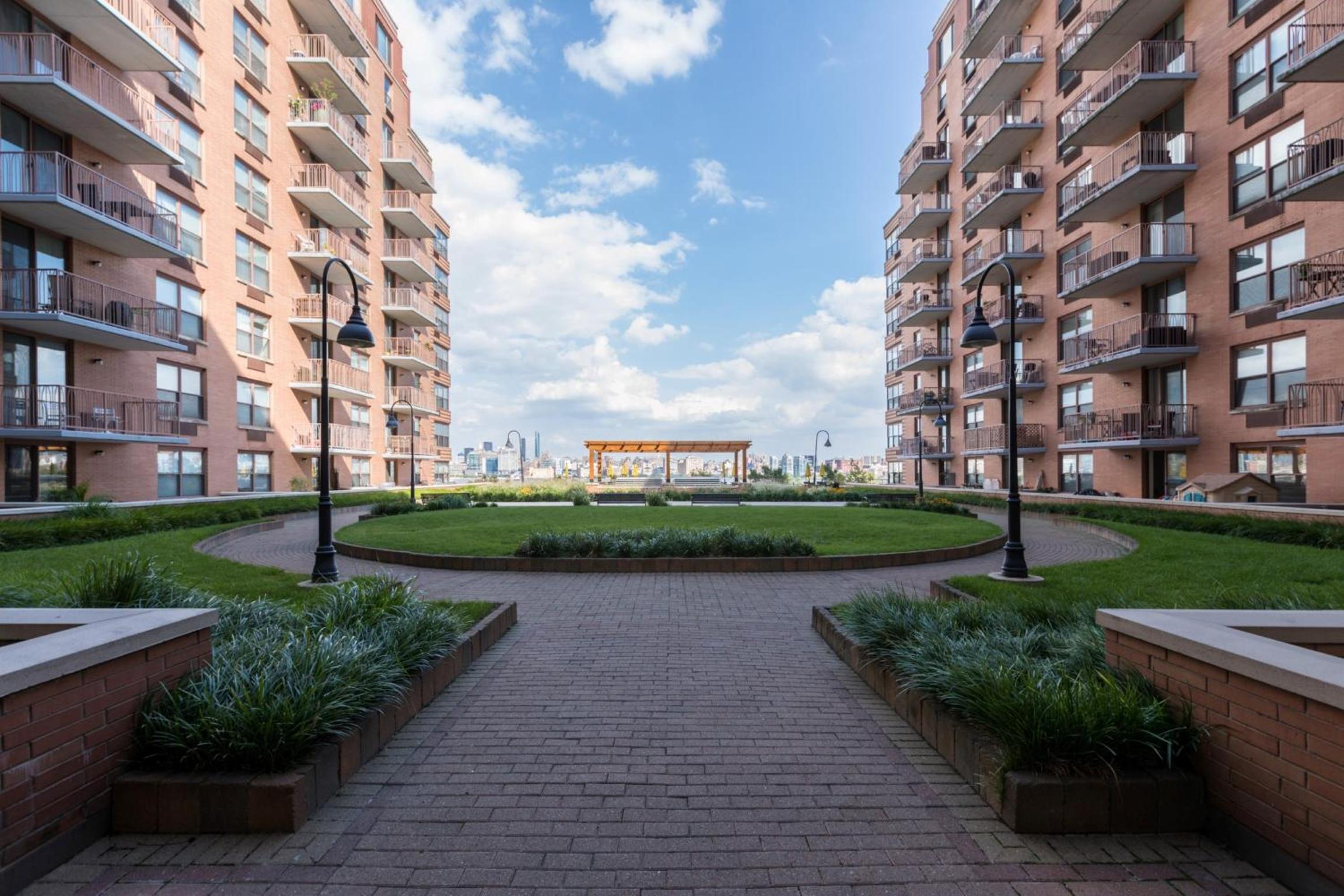 Global Luxury Suites at Hoboken Waterfront