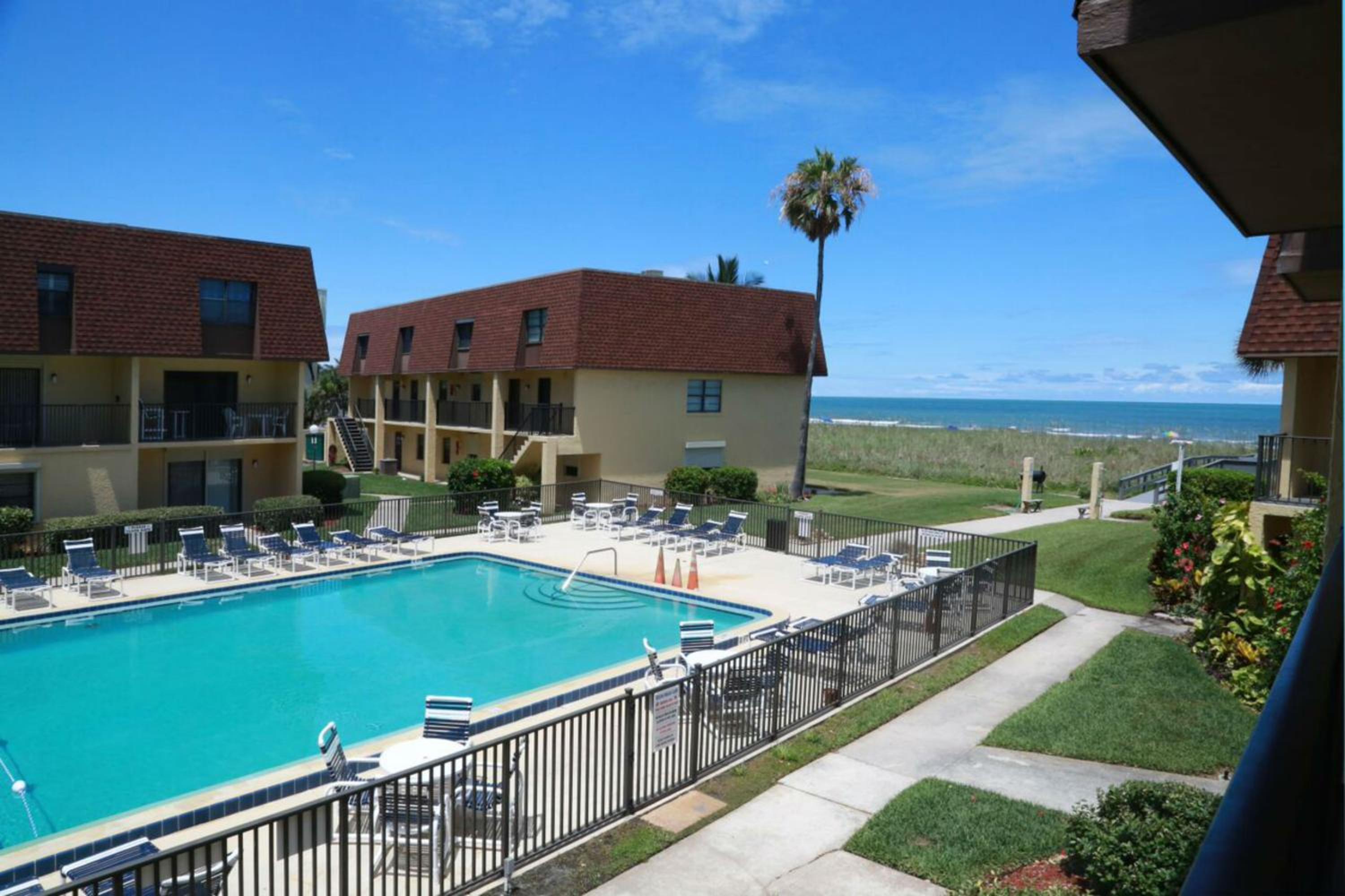 Cocoa Beach Club - Oceanfront Condos with Pool next to Pier and Port Canaveral view 4