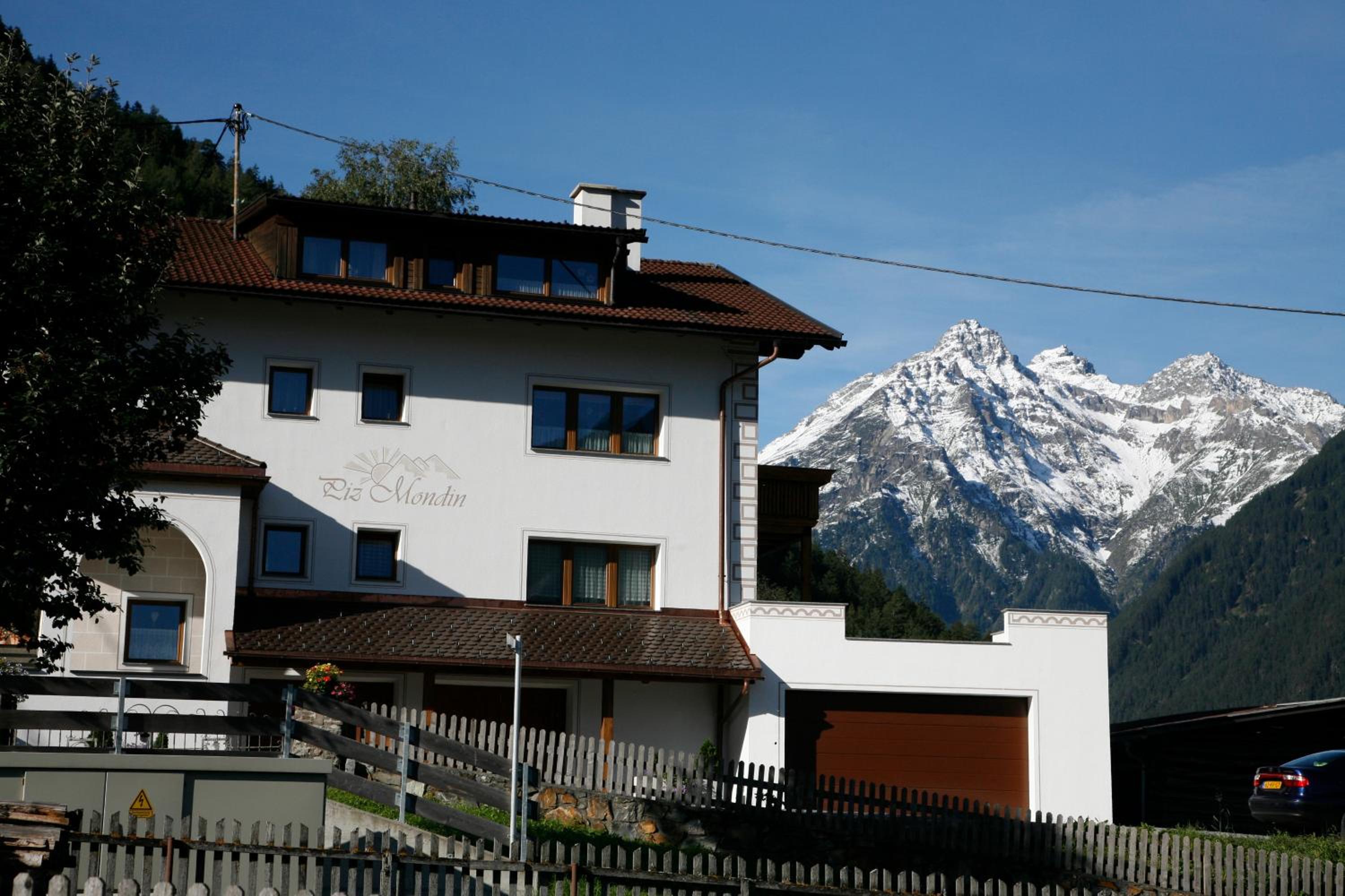 Apart Piz Mondin view 5