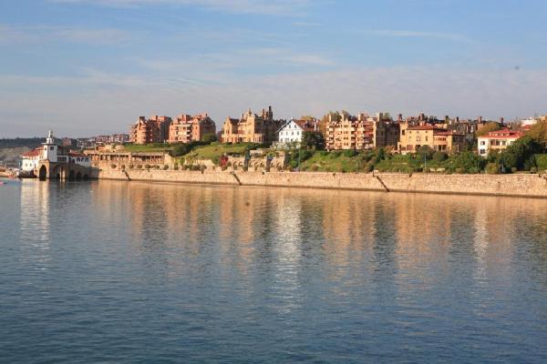 LUX CITYHALL + PARKING