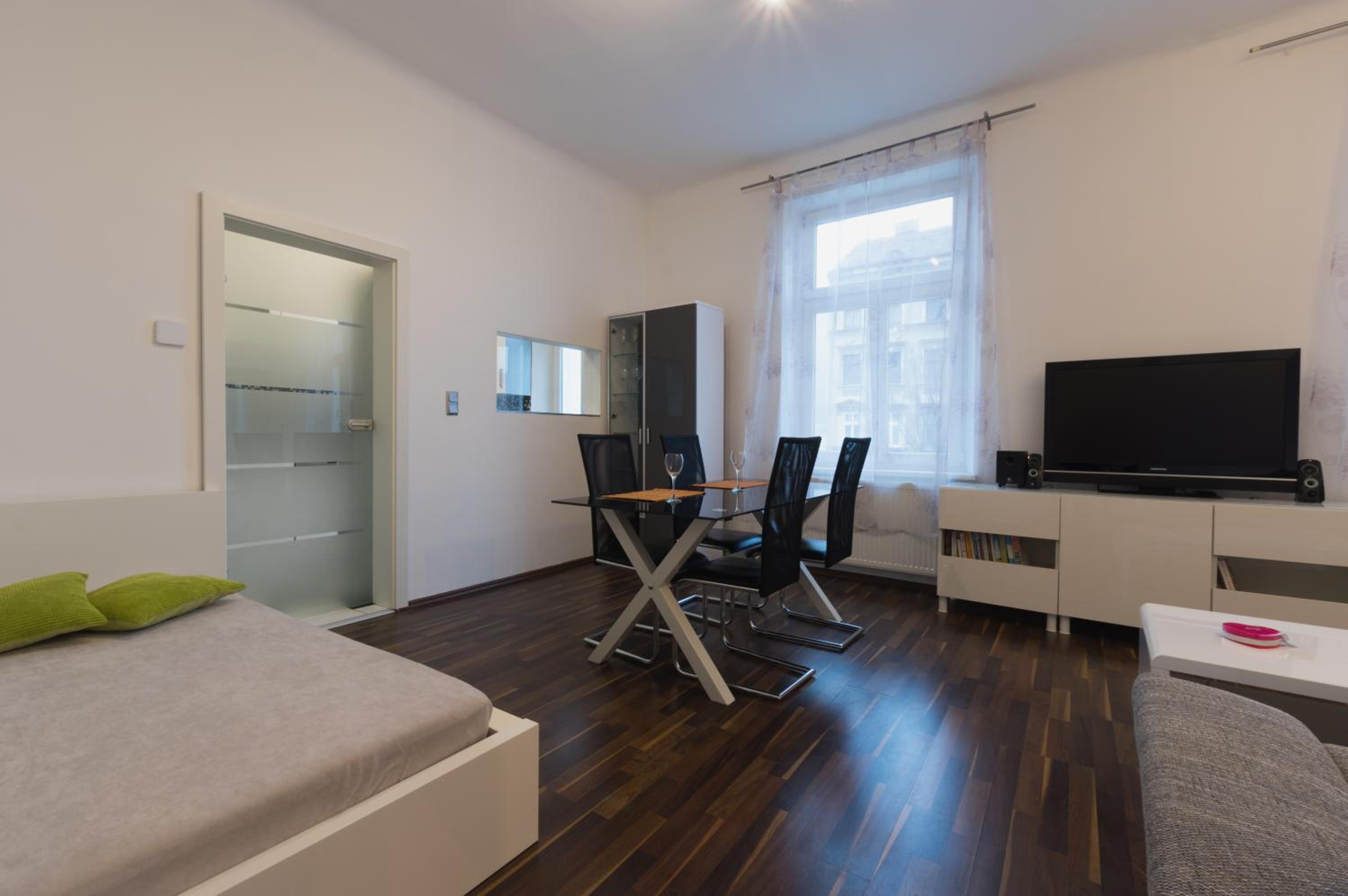 Spacious Apartment in Center with Terrace