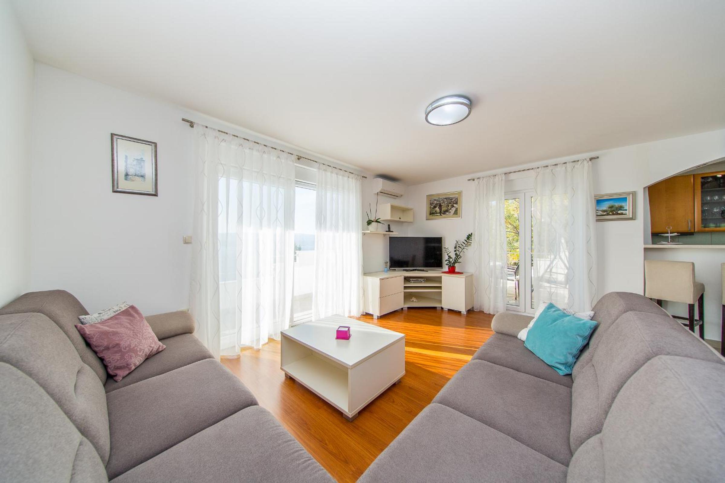Apartment Luni