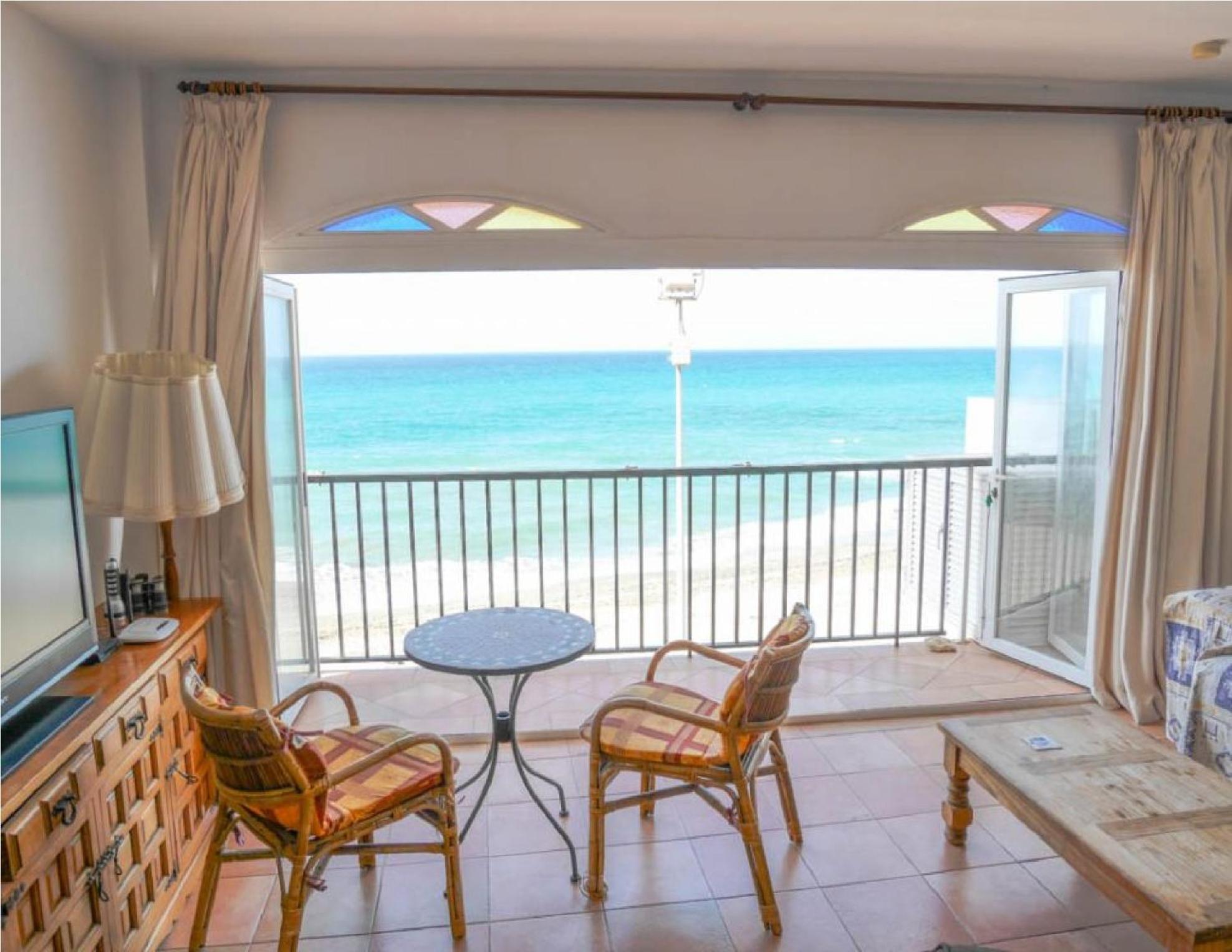 Apartment over torrecilla beach promenade photo 5