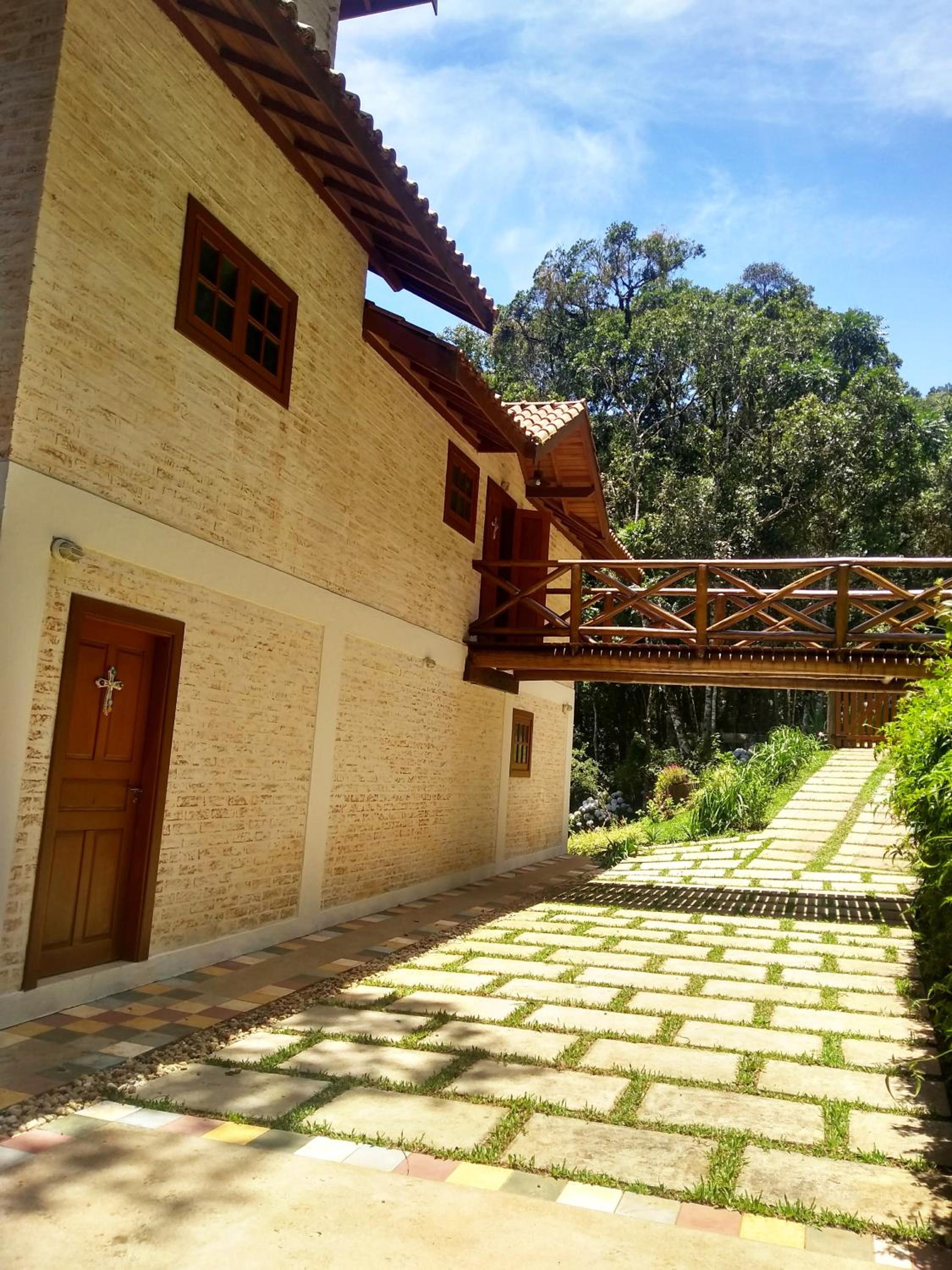Nas Nuvens Hospedaria