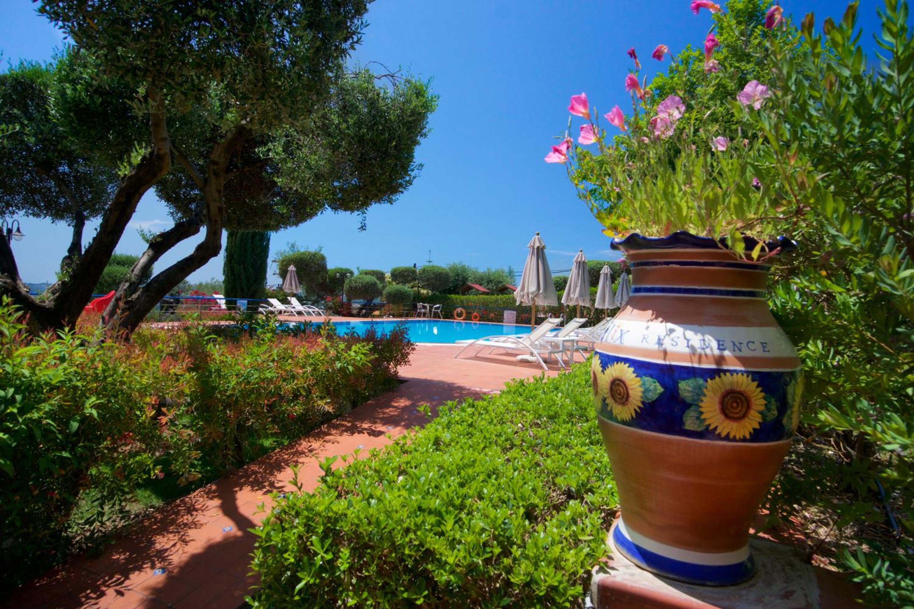 Felix Residence & Lucia Simona Villas