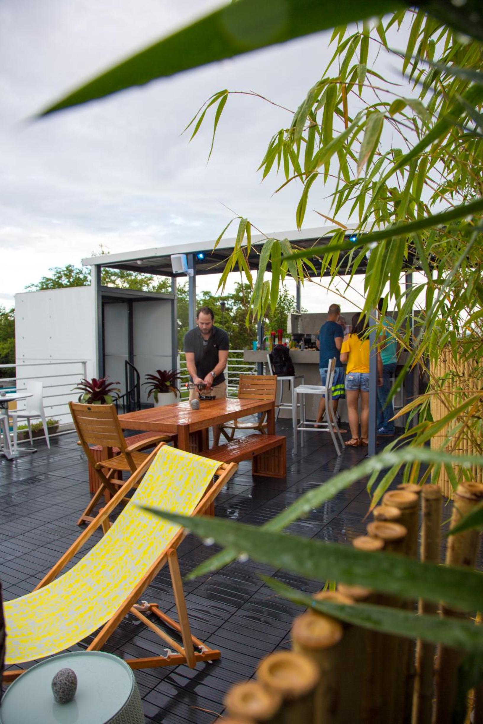 Nomada Urban Beach Hostel- Calle Loiza 51