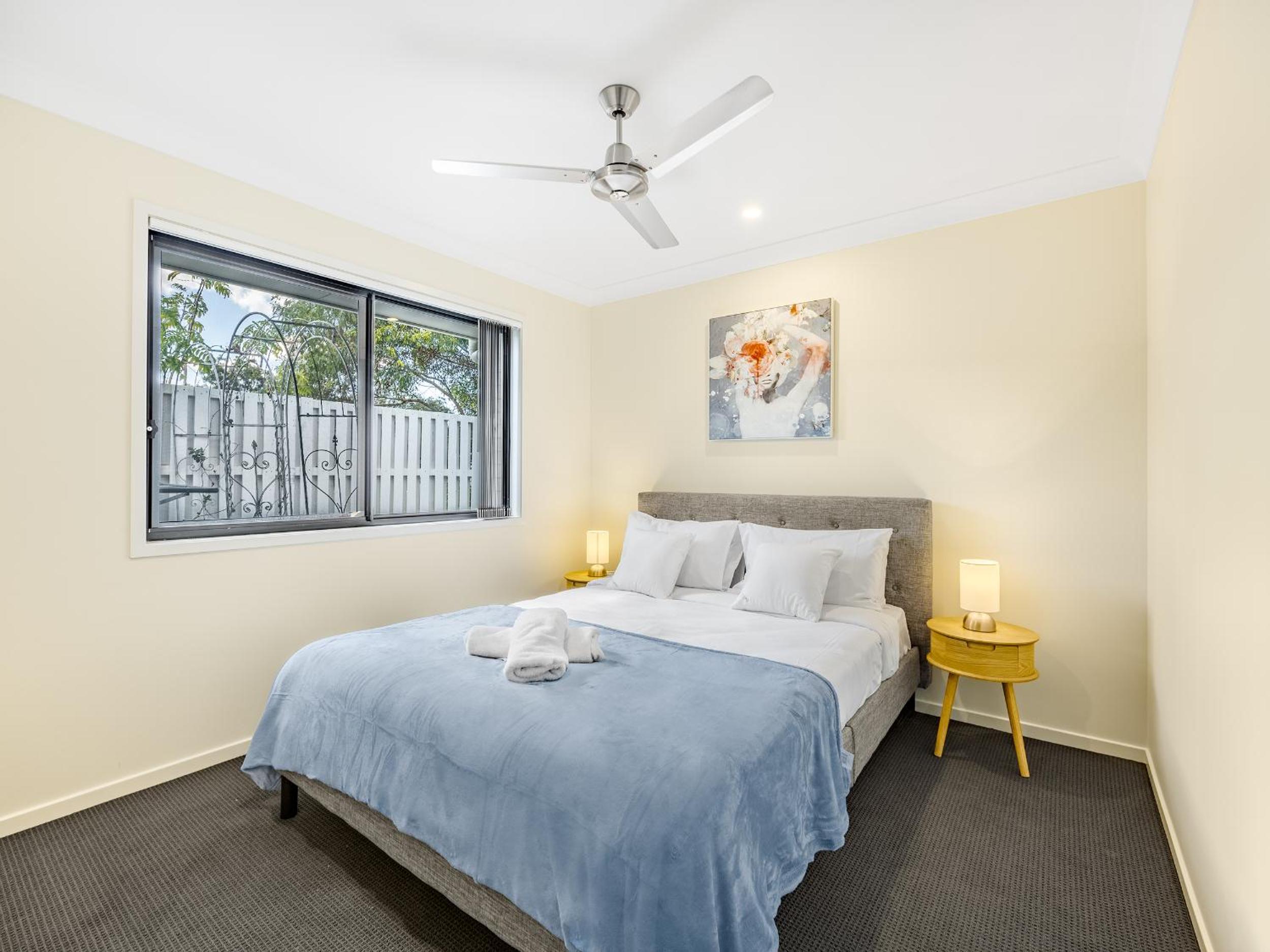 3 Mins to mall NEW Cozy 3 bed Home Easy access