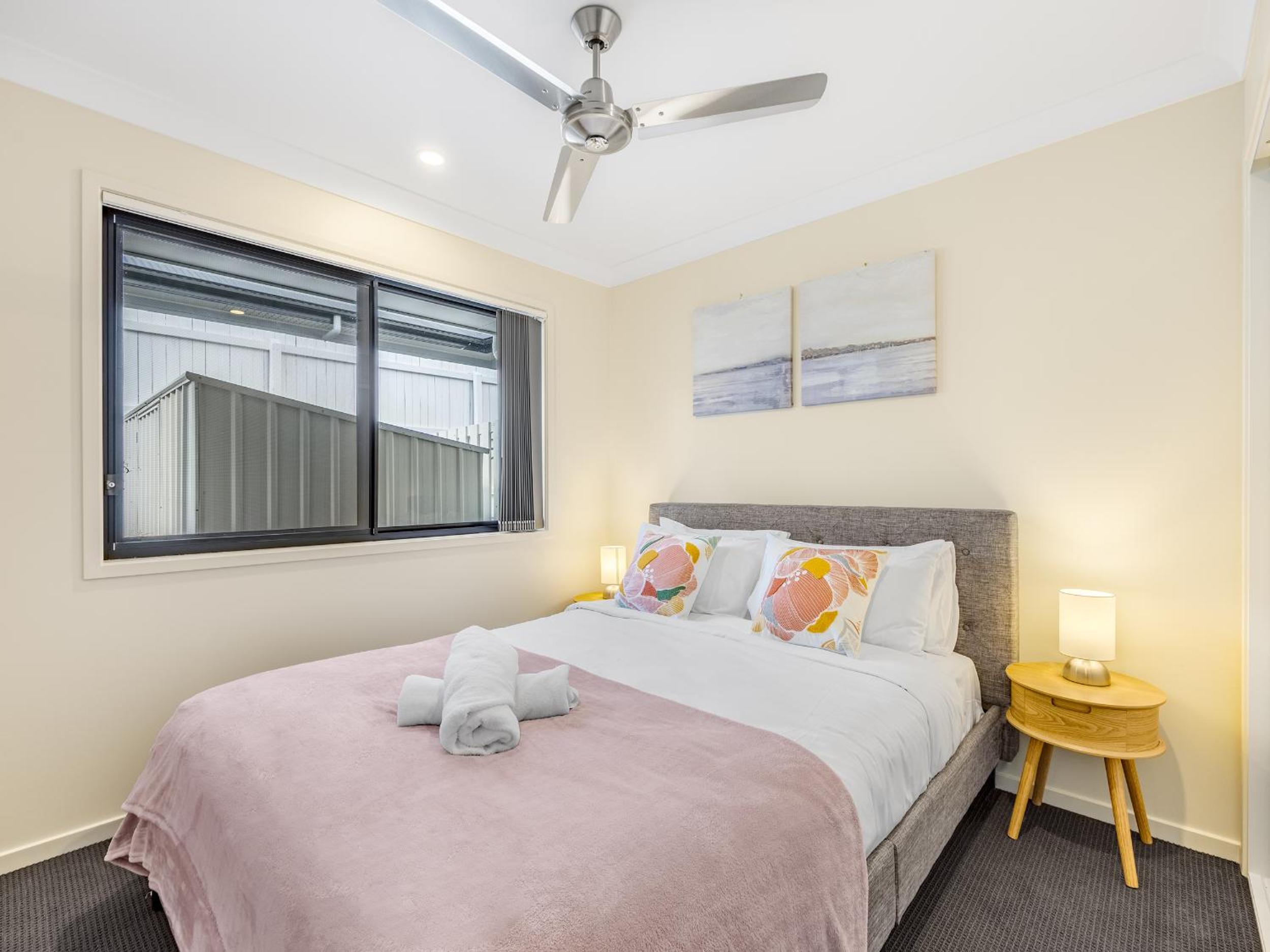 3 Mins to mall NEW Cozy 3 bed Home Easy access