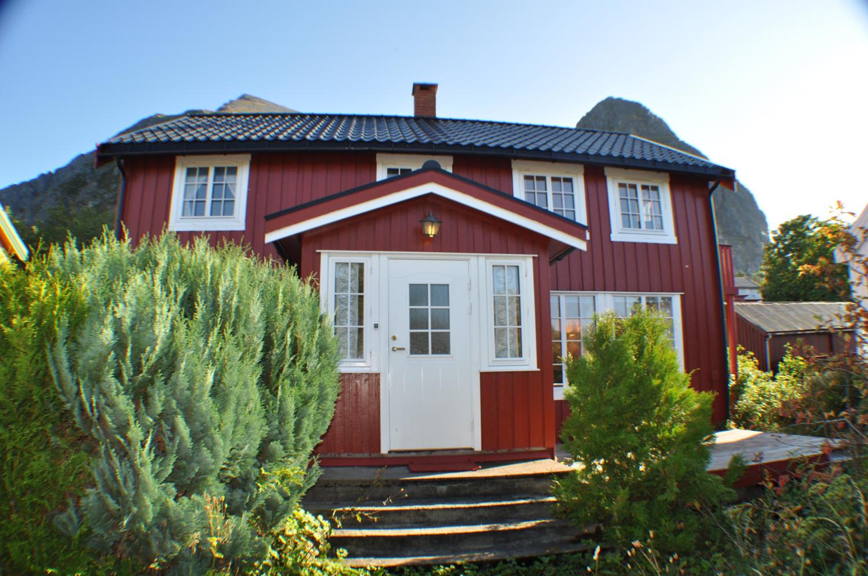 5-Bedroom House in Lofoten view 3