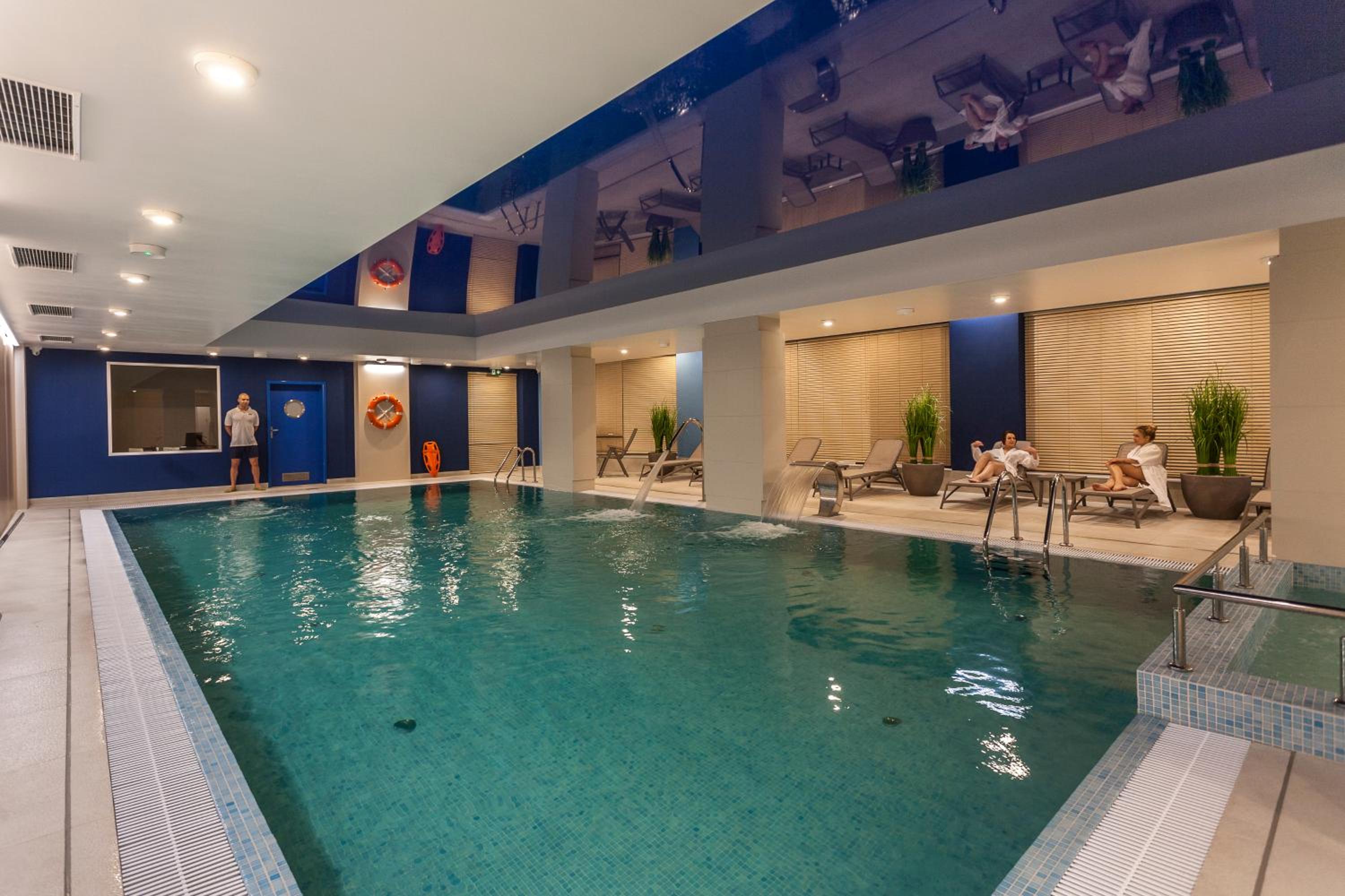 Live & Travel Apartments Number 1