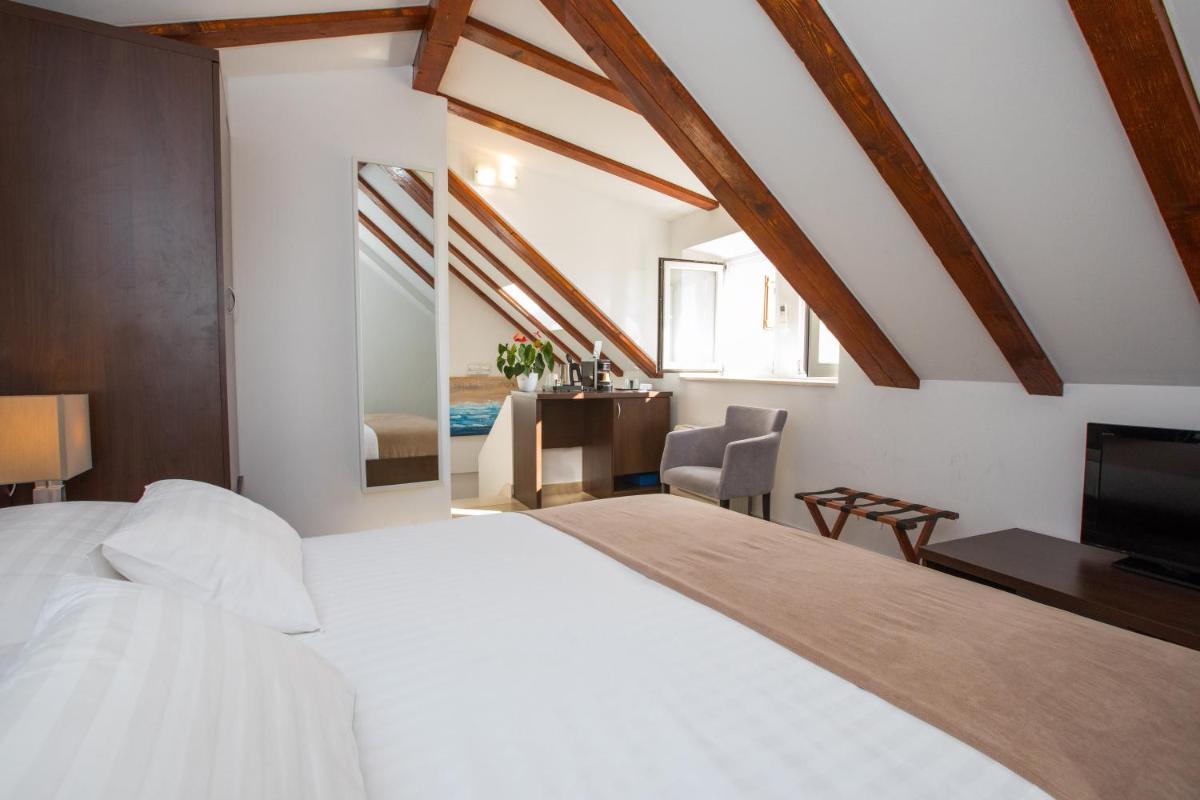 Hotel Villa Four Winds - Image 1