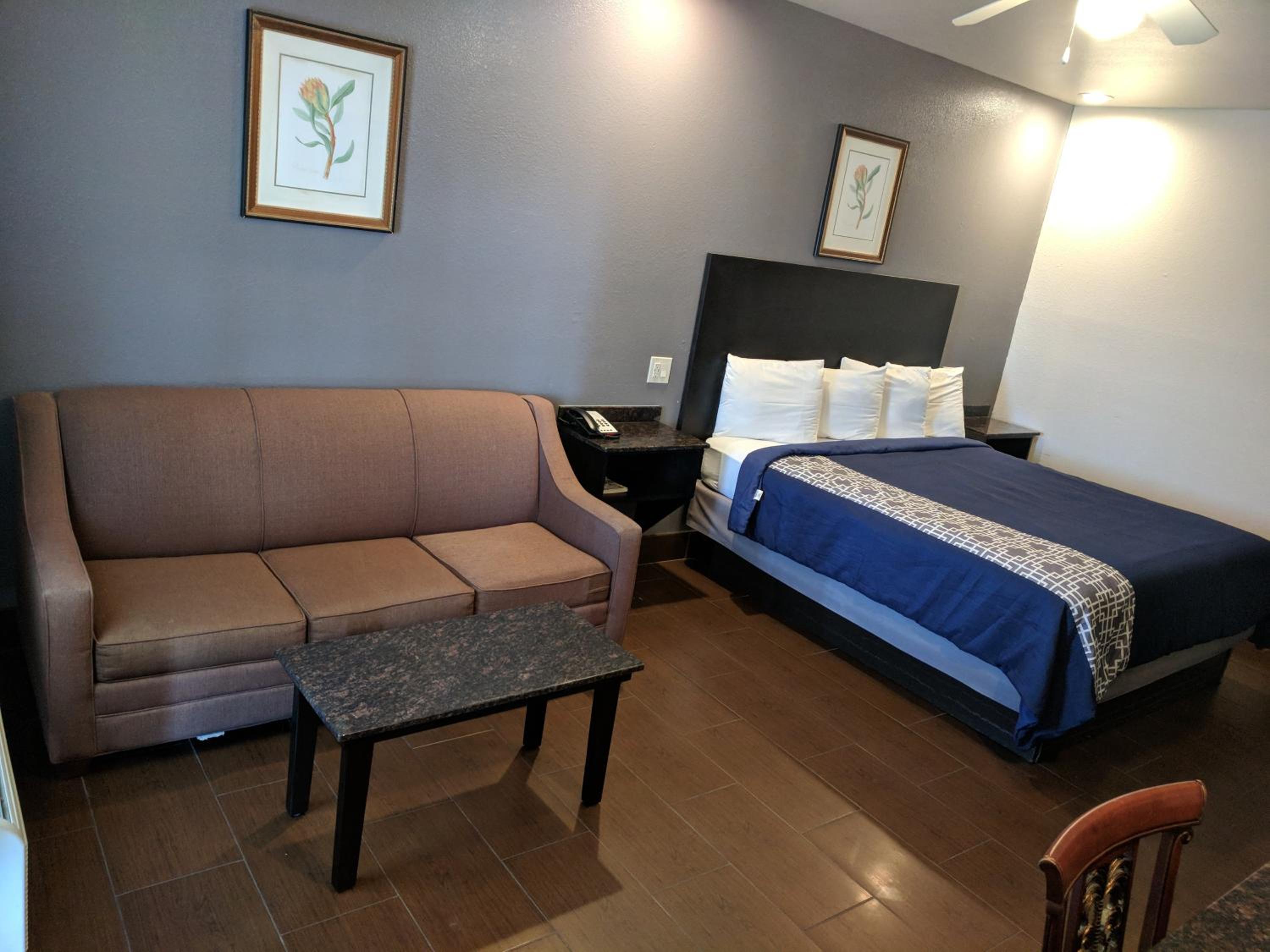 Americas Best Value Inn - Brownsville - Property Image 7