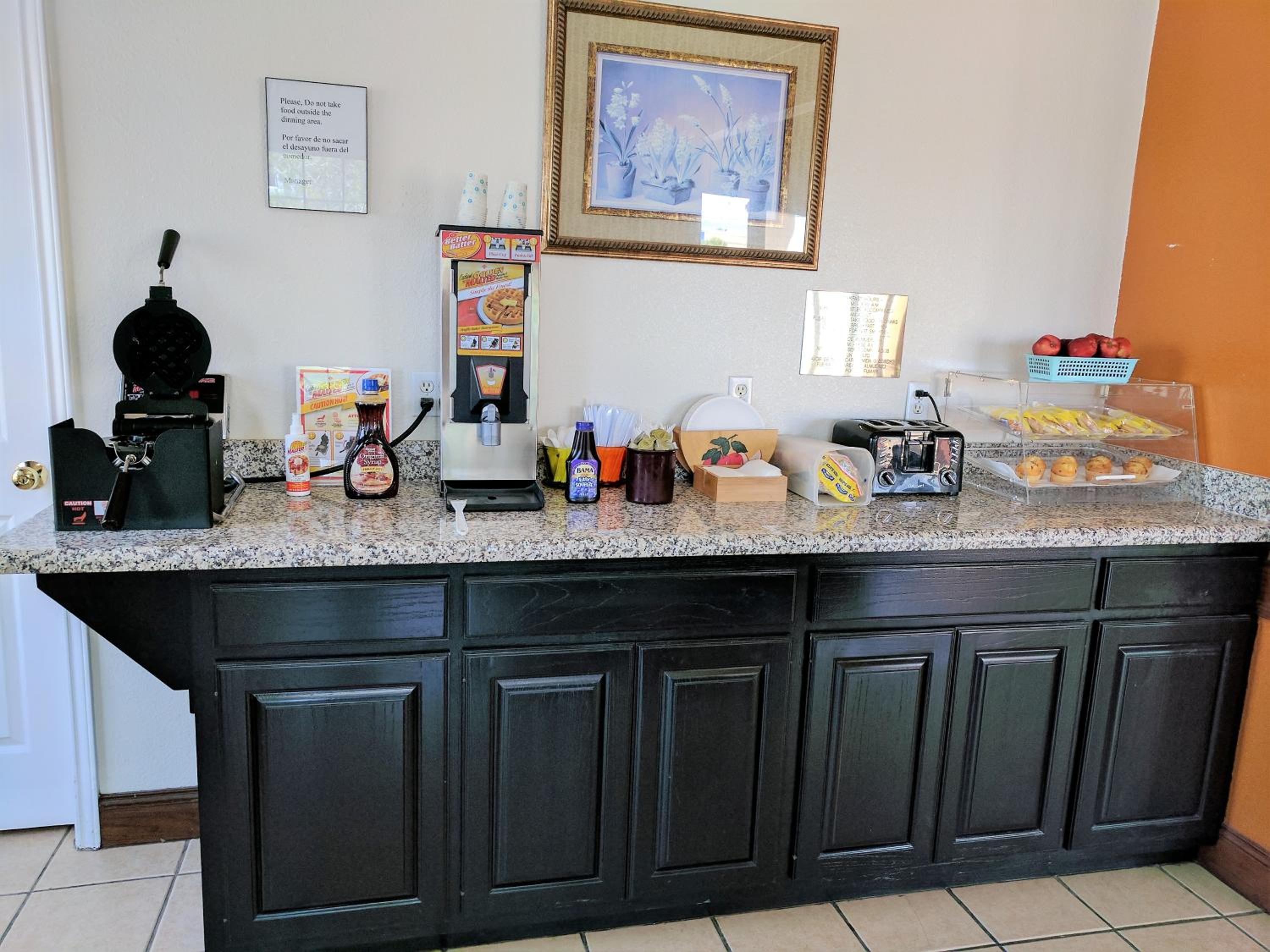 Americas Best Value Inn - Brownsville - Property Image 13