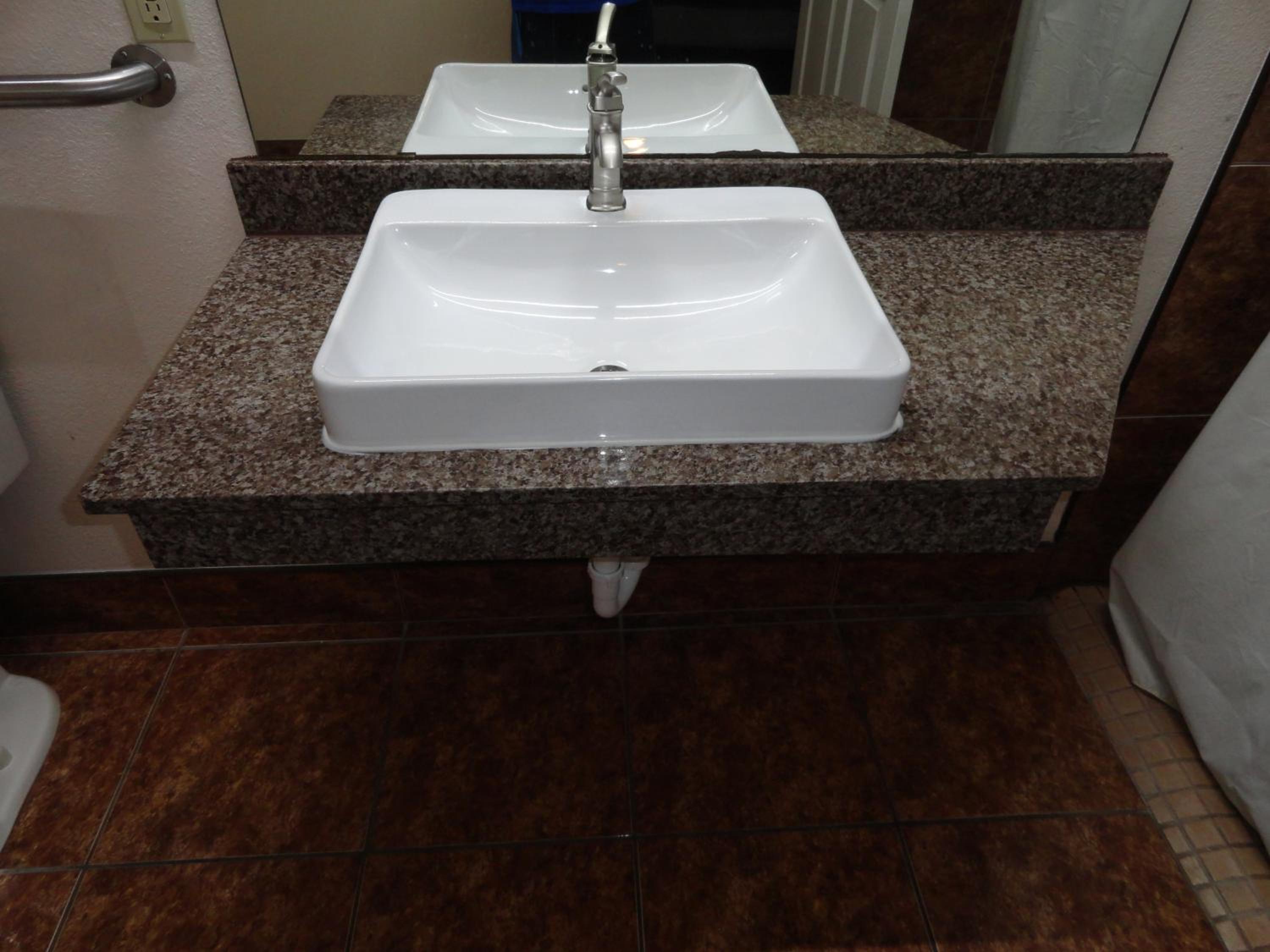 Americas Best Value Inn - Brownsville - Property Image 27