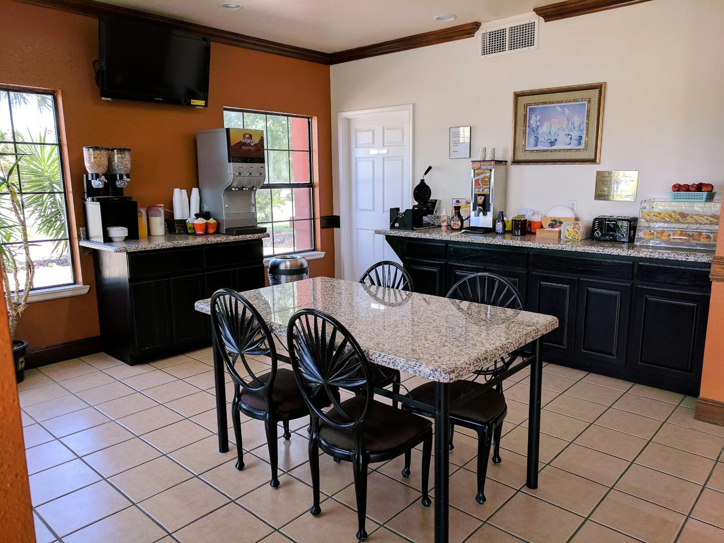 Americas Best Value Inn - Brownsville - Property Image 25
