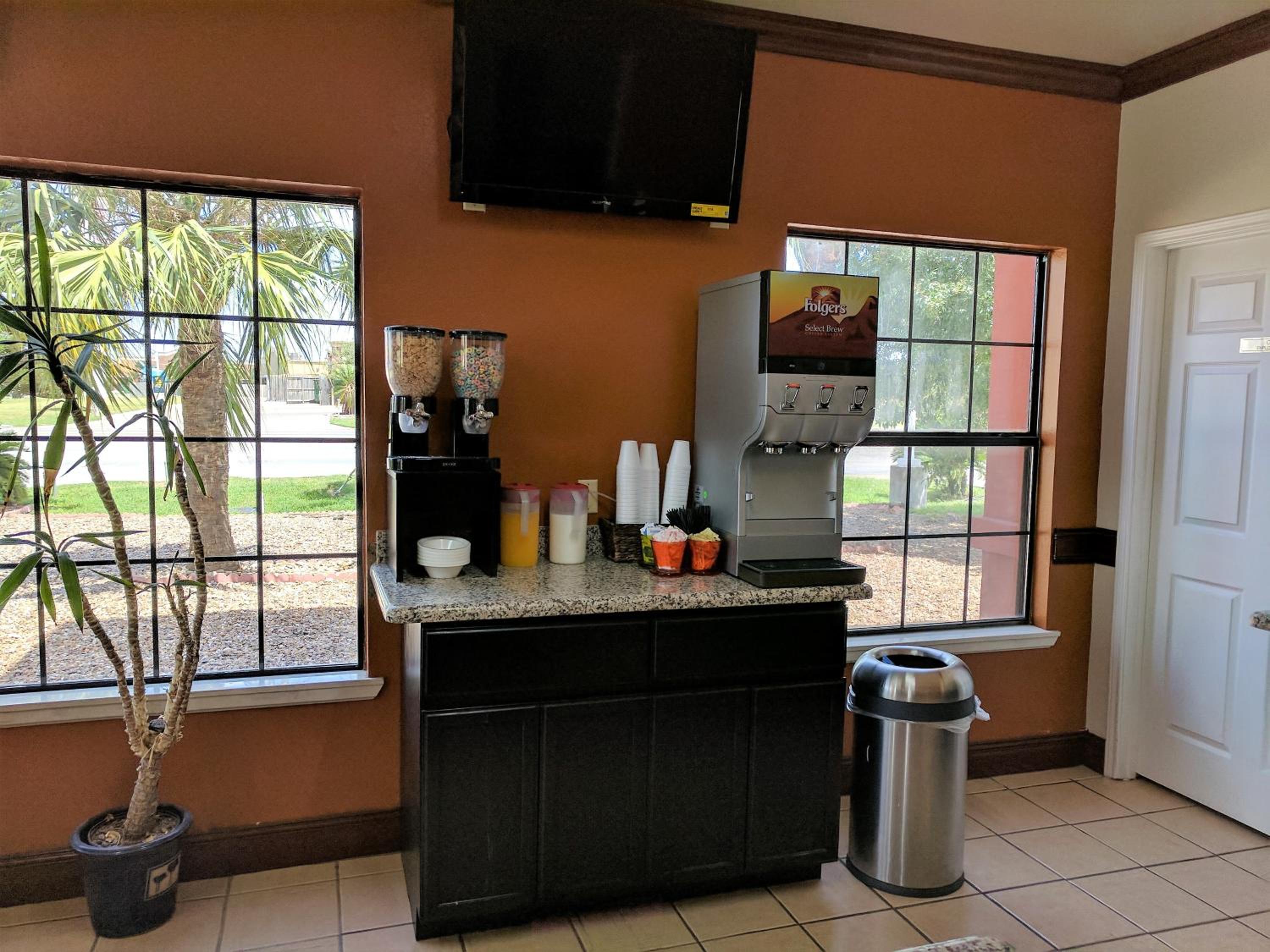 Americas Best Value Inn - Brownsville - Property Image 45