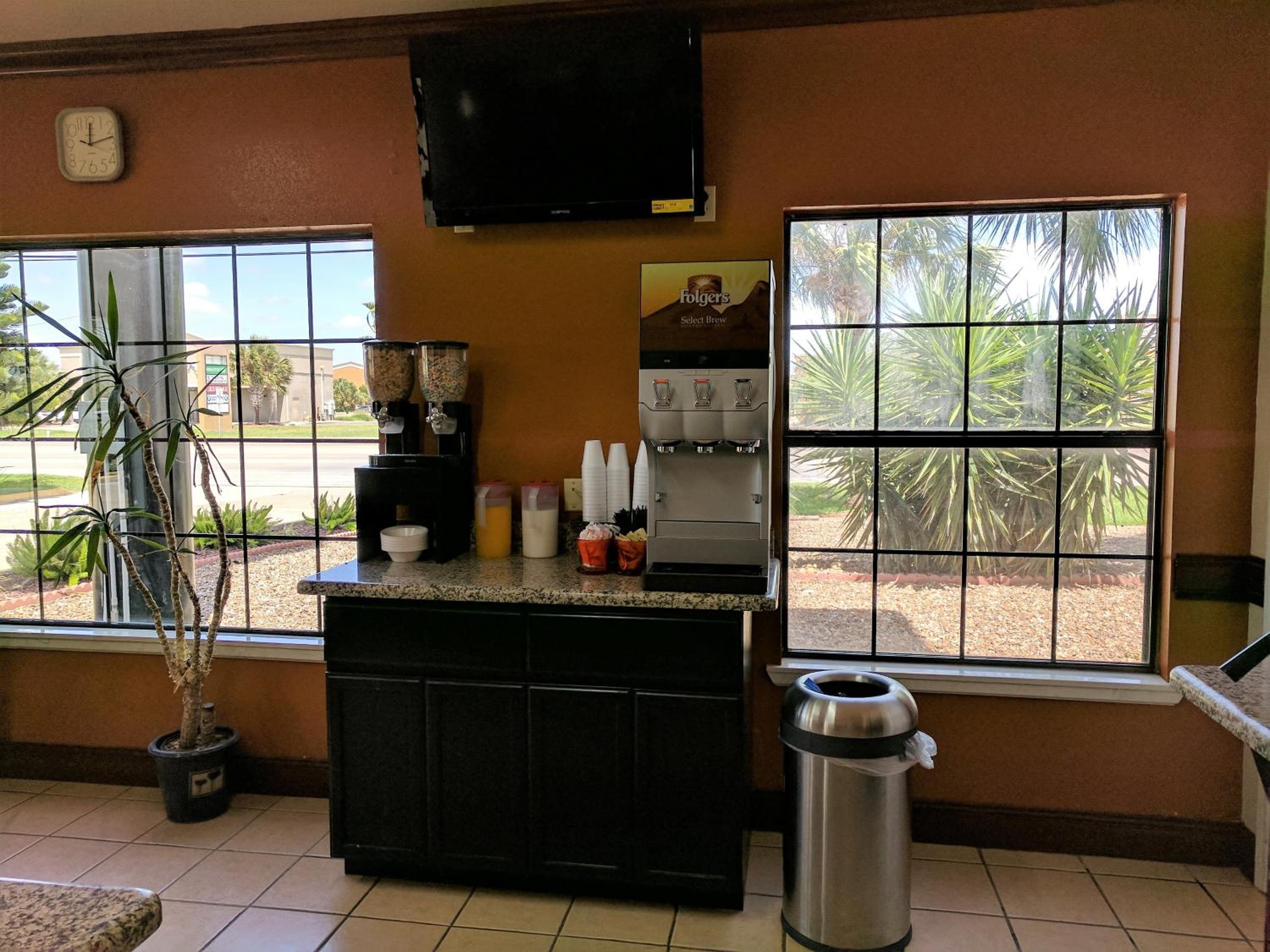 Americas Best Value Inn - Brownsville - Property Image 46
