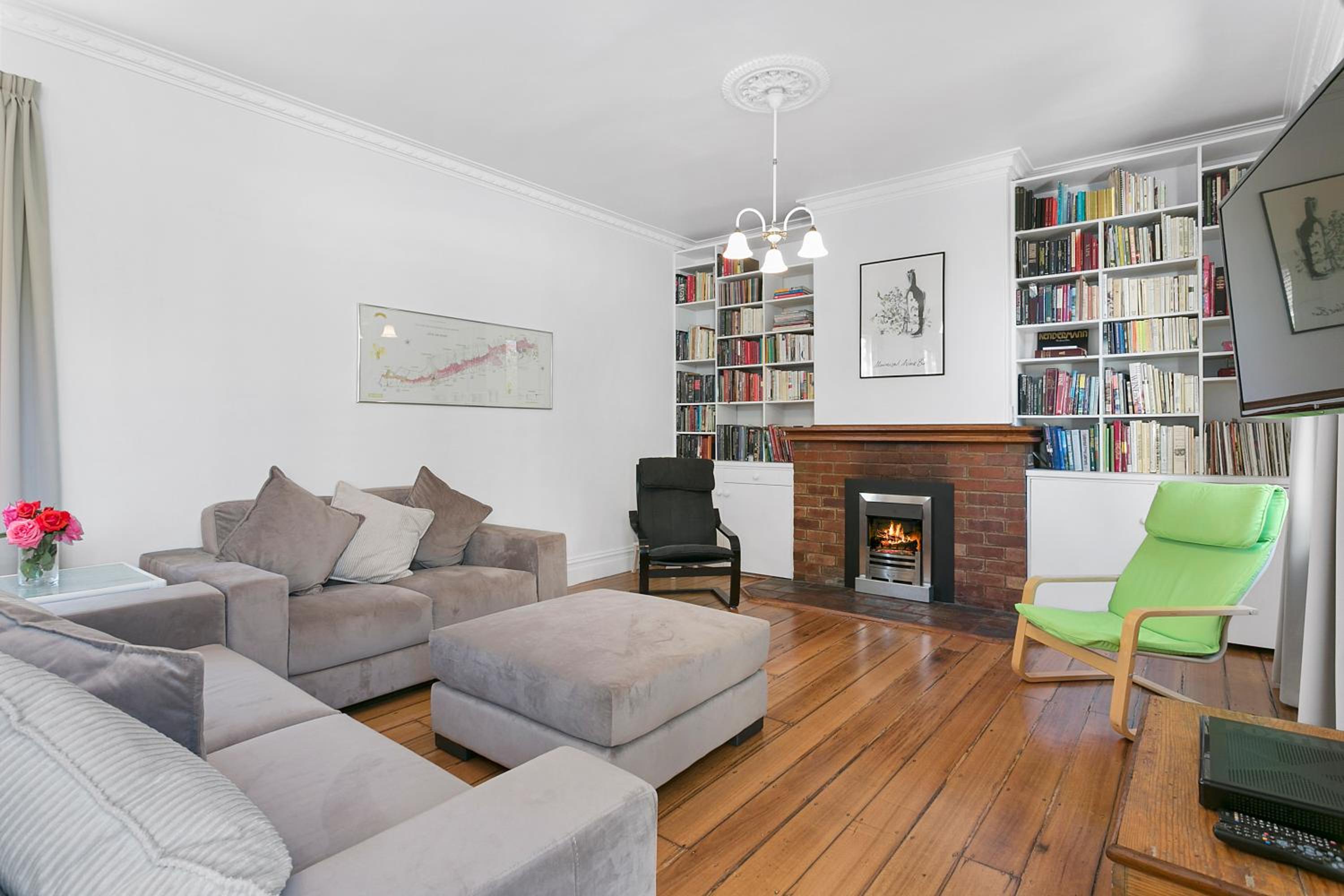 Amberley - circa 1880s Luxury - 5 b'rooms sleeps 9
