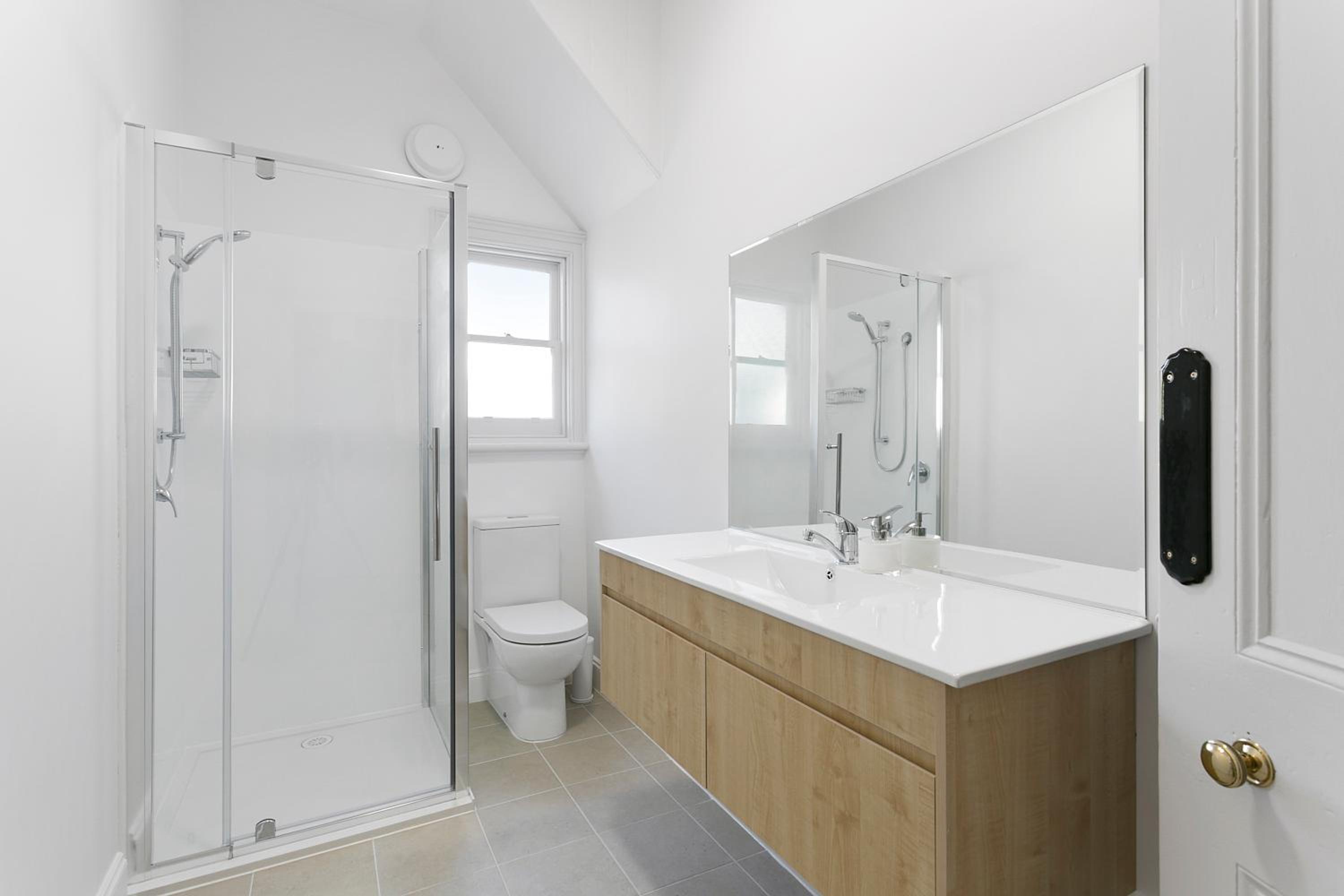 Amberley - circa 1880s Luxury - 5 b'rooms sleeps 9