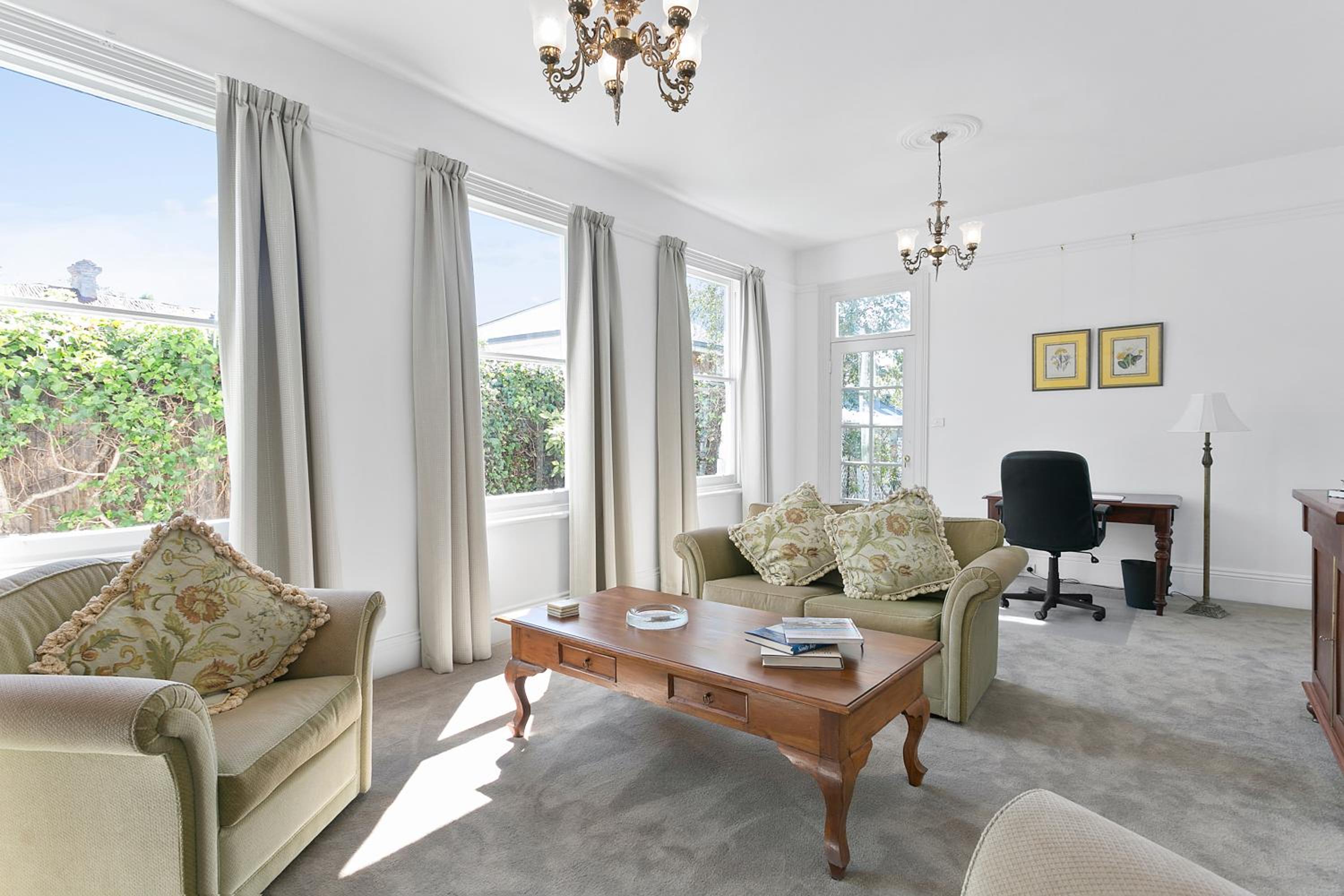 Amberley - circa 1880s Luxury - 5 b'rooms sleeps 9