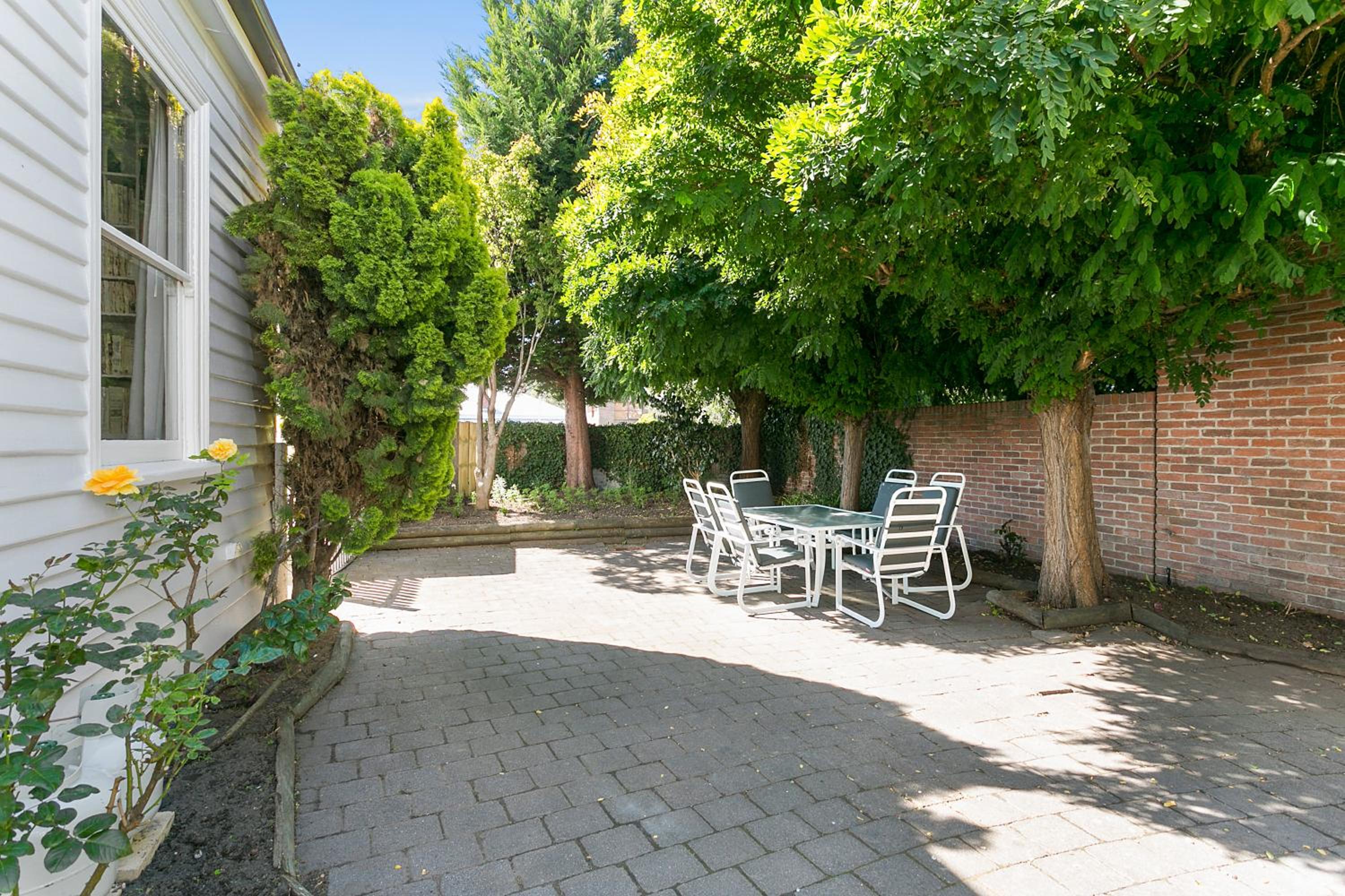 Amberley - circa 1880s Luxury - 5 b'rooms sleeps 9