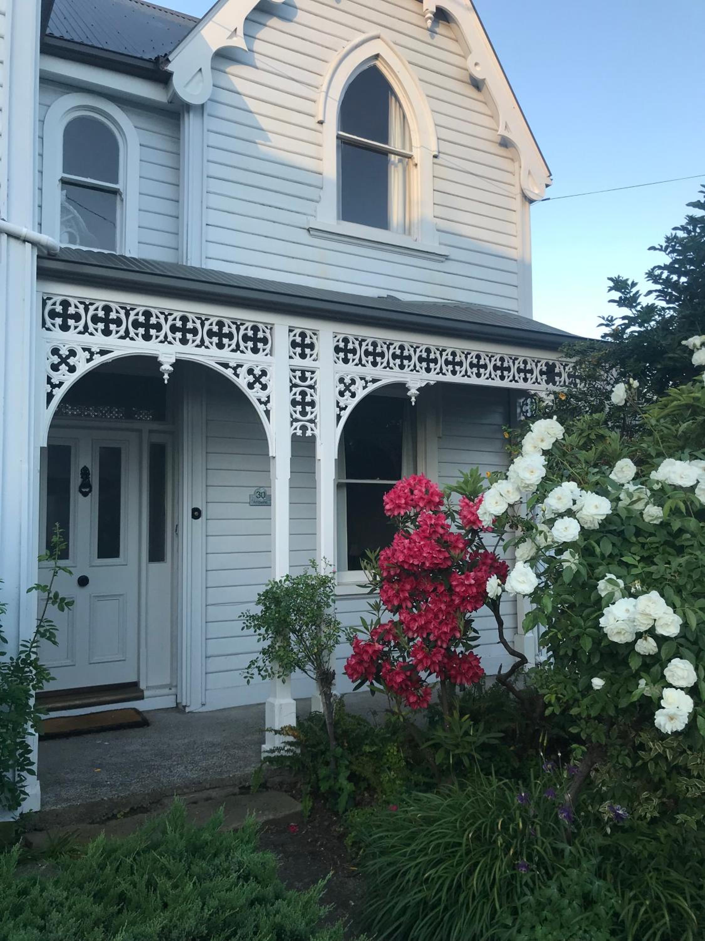 Amberley - circa 1880s Luxury - 5 b'rooms sleeps 9
