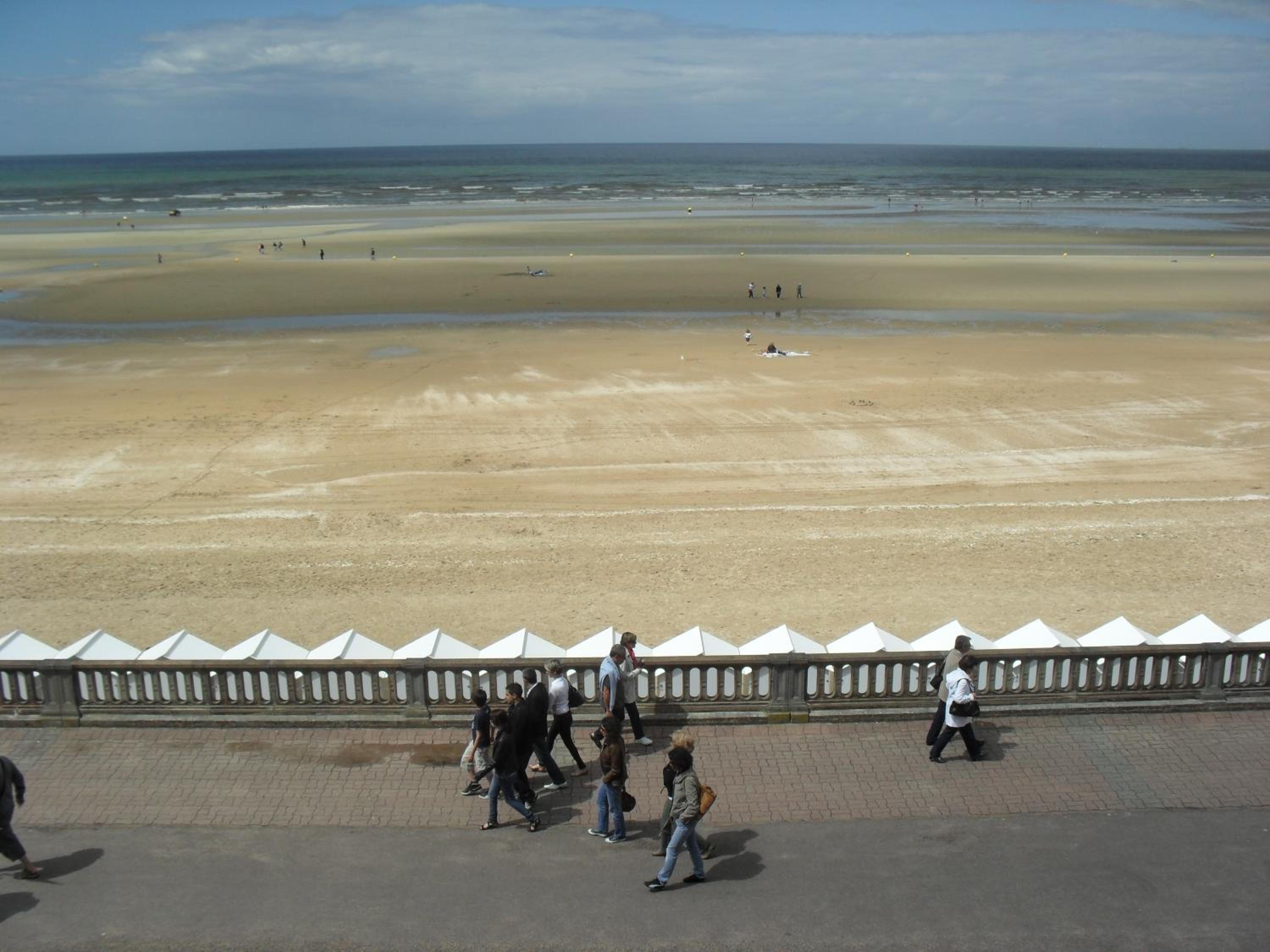 Cabourg Face A La Mer