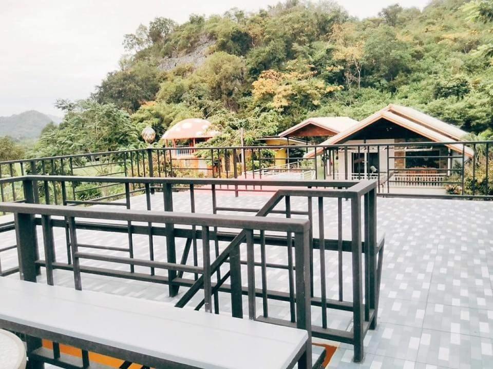 Baan Khaoneawdum view 4