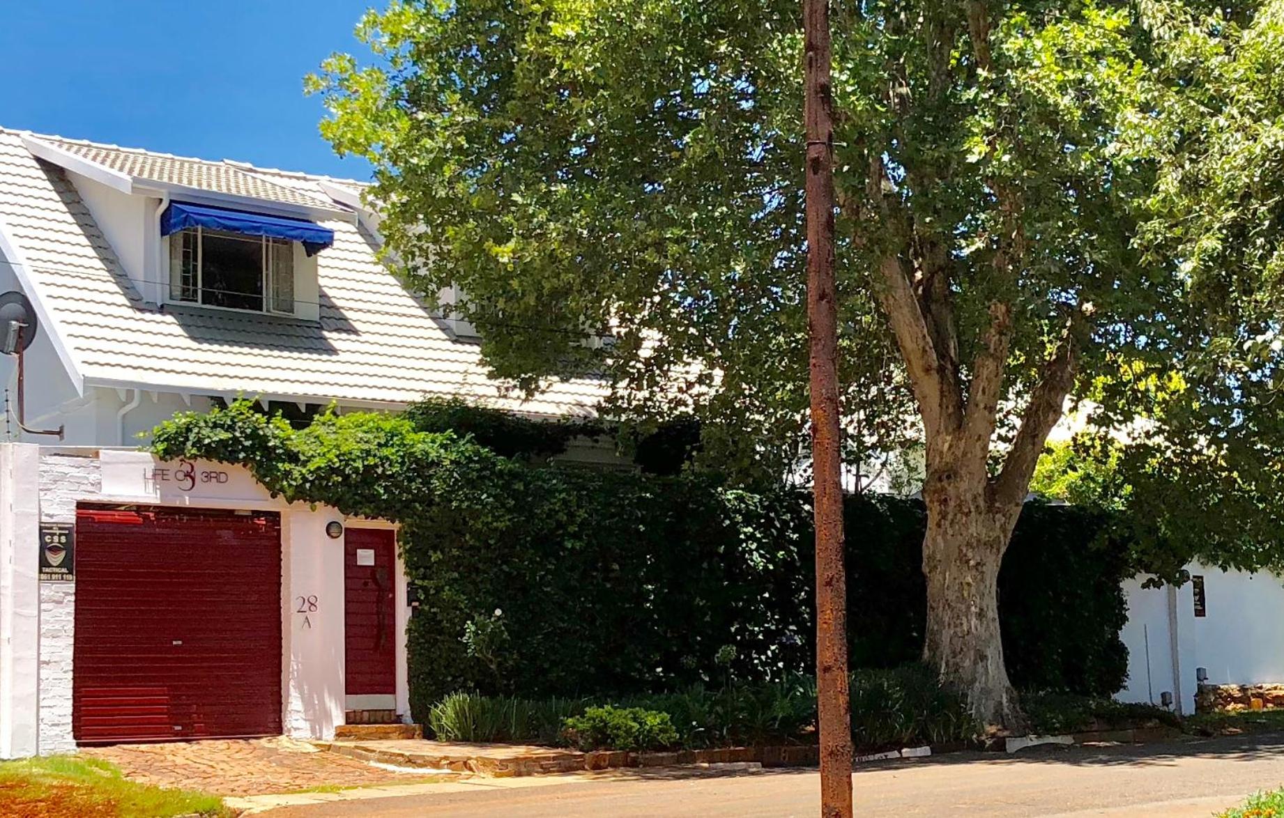 Hotel Life on 3rd - Image 1