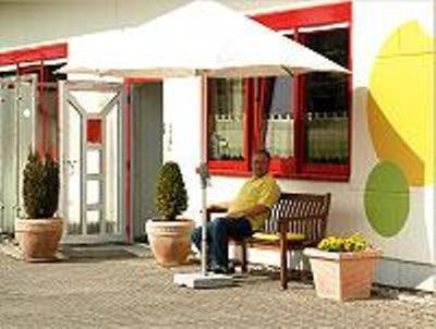 Econo Motel Goelzer
