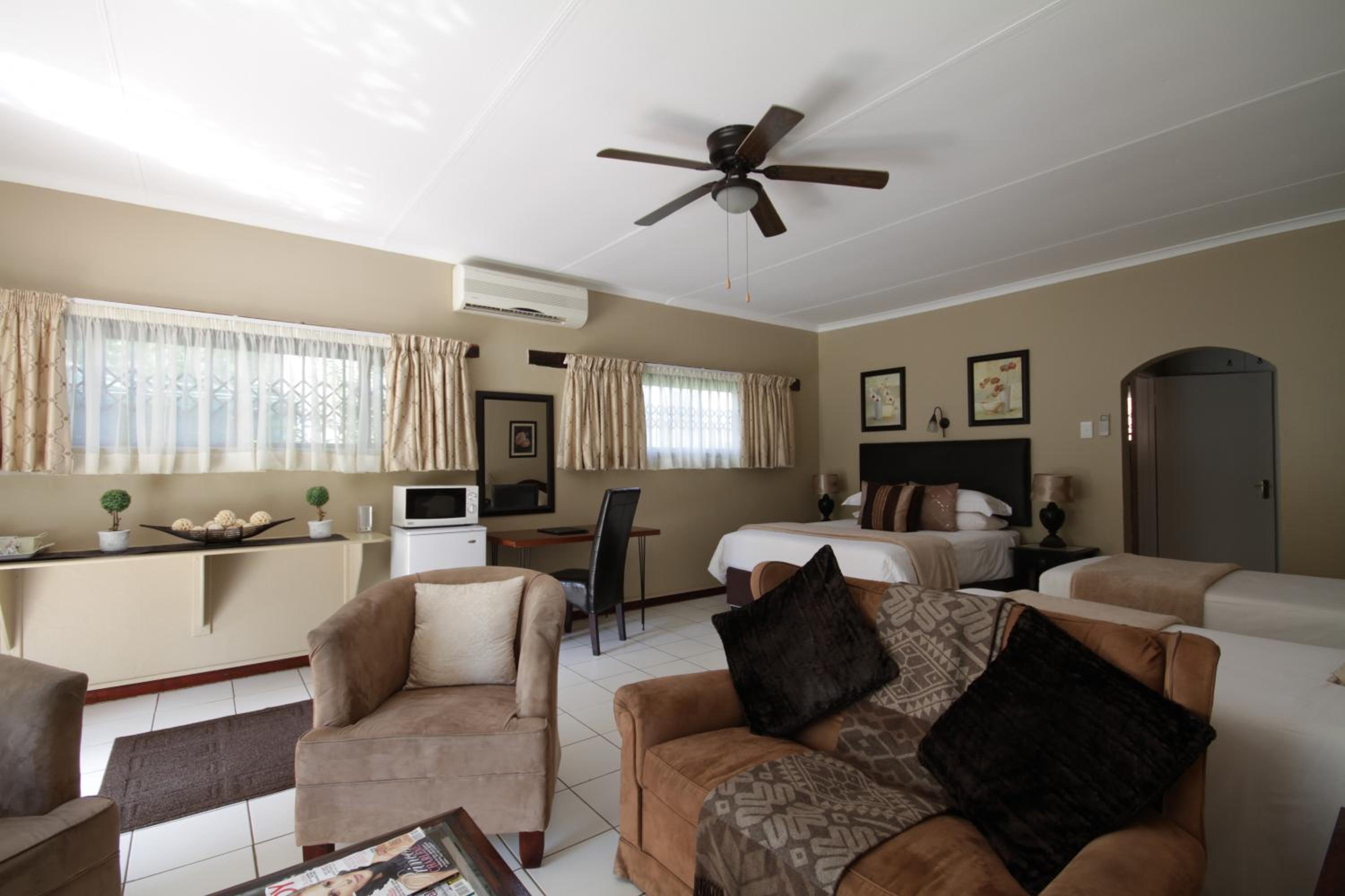 Farmhouse Lodge